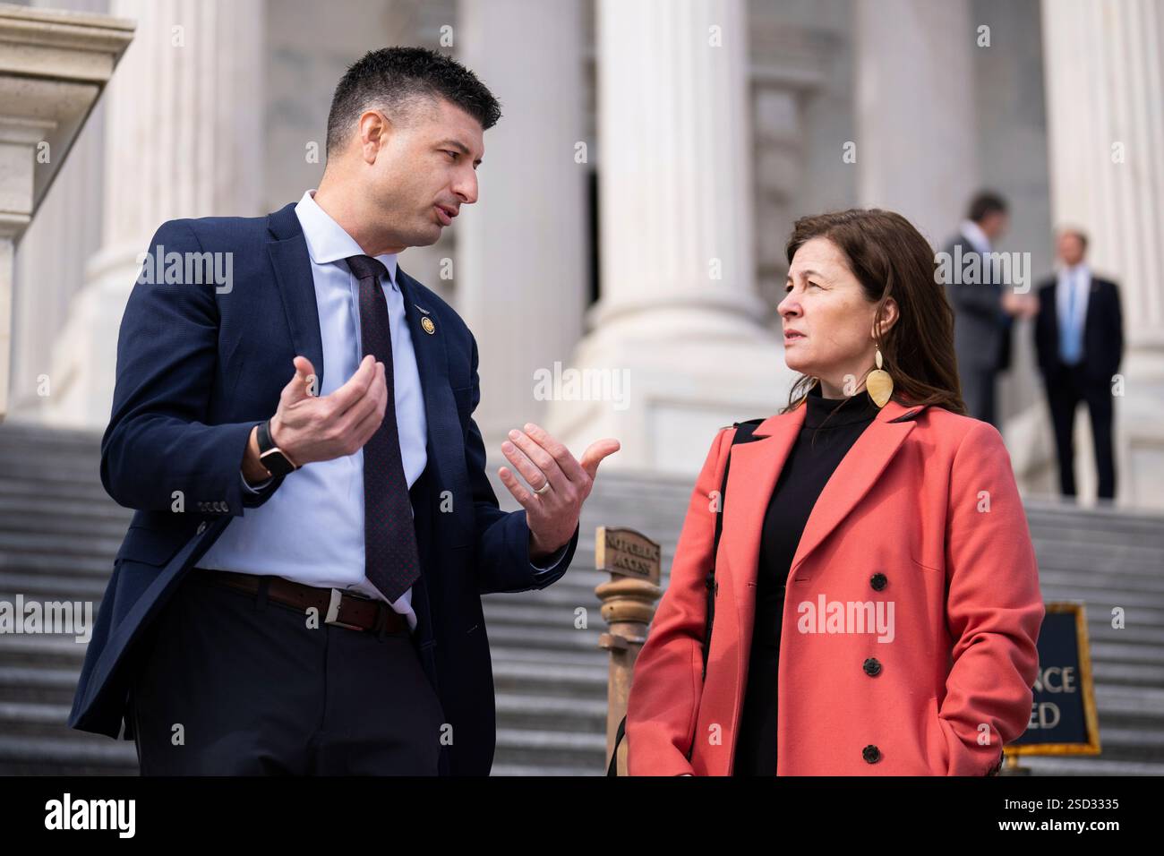 UNITED STATES - FEBRUARY 7: Reps. Tom Barrett, R-Mich., and Kristen ...