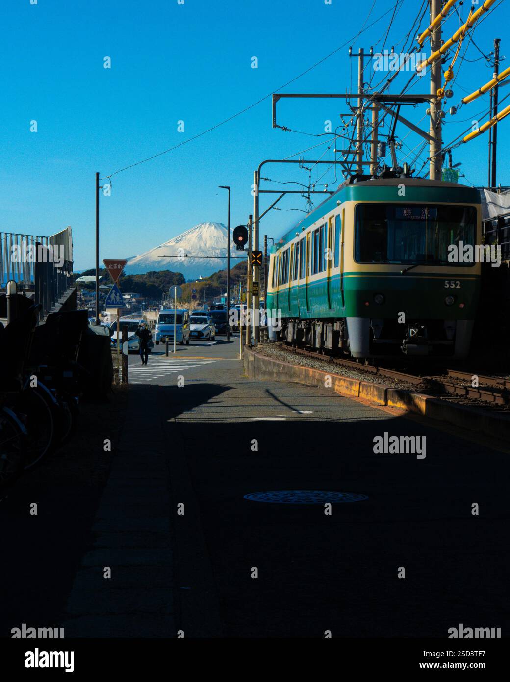 Train and Mt Fuji in Kamakura Stock Photo