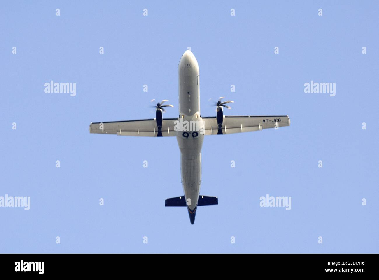 Taking off aircraft hi-res stock photography and images - Alamy