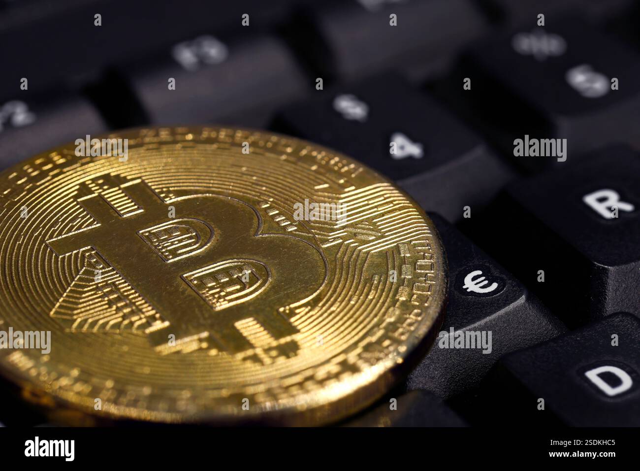 Euro bitcoin exchange hi-res stock photography and images - Alamy