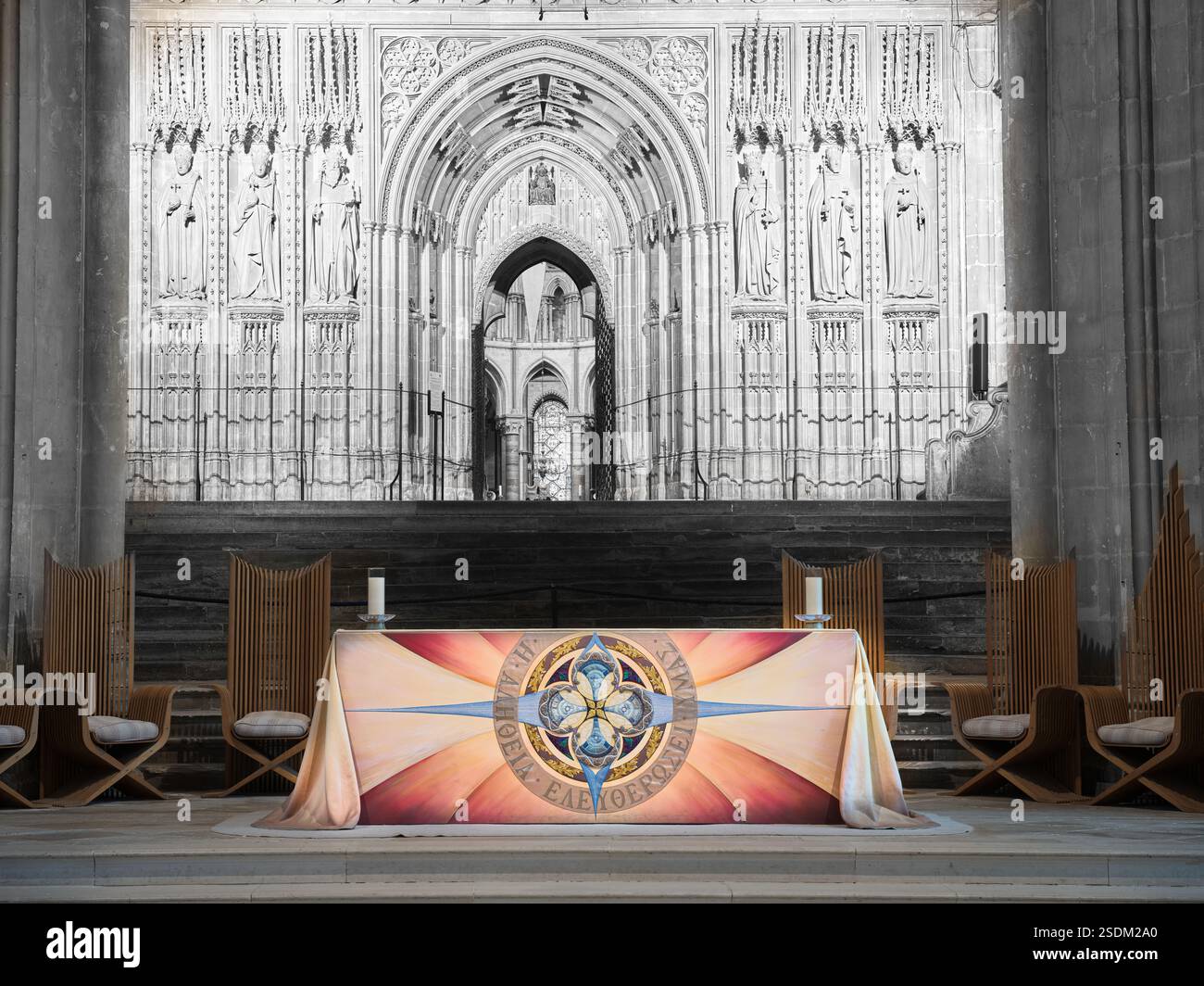 Altar screen hi-res stock photography and images - Alamy
