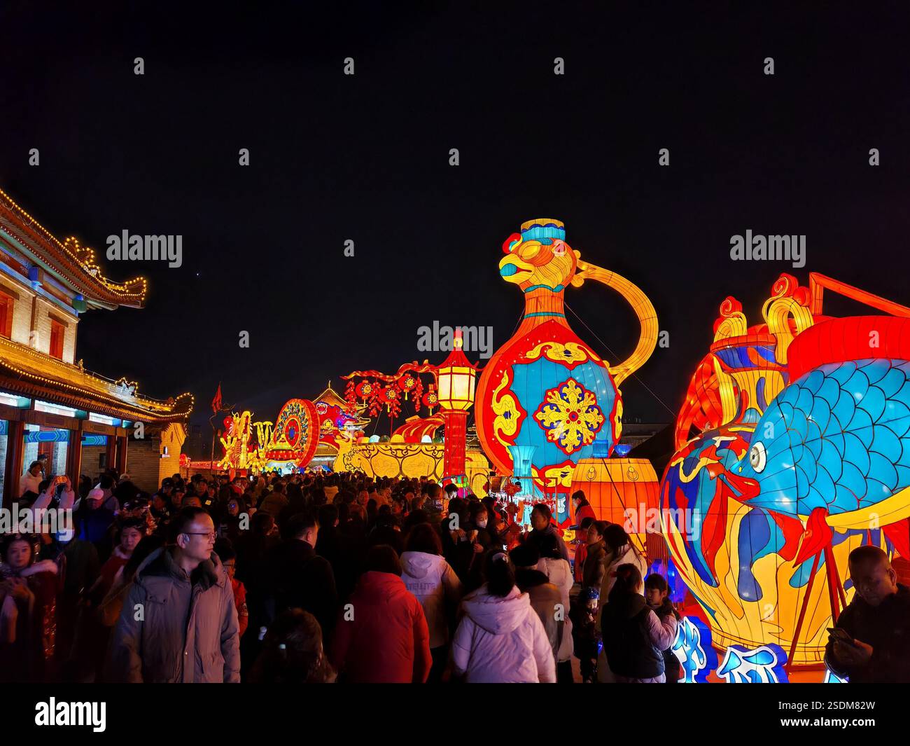 People visit the Xi'an City Wall Lantern Festival in Xi'an City ...