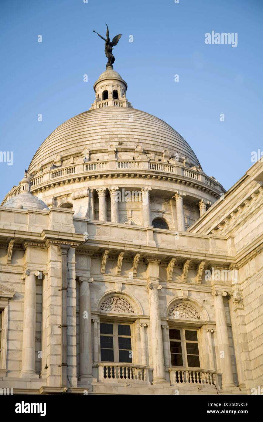 Victoria memorial impressive reminder of British Raj dome with moving ...