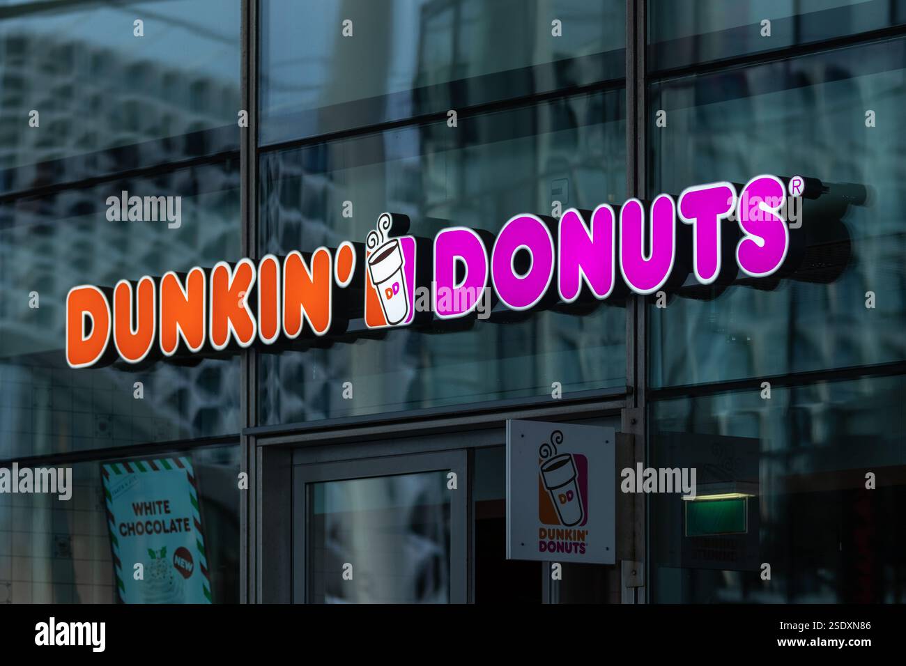 Dunkin donuts sign hi-res stock photography and images - Alamy