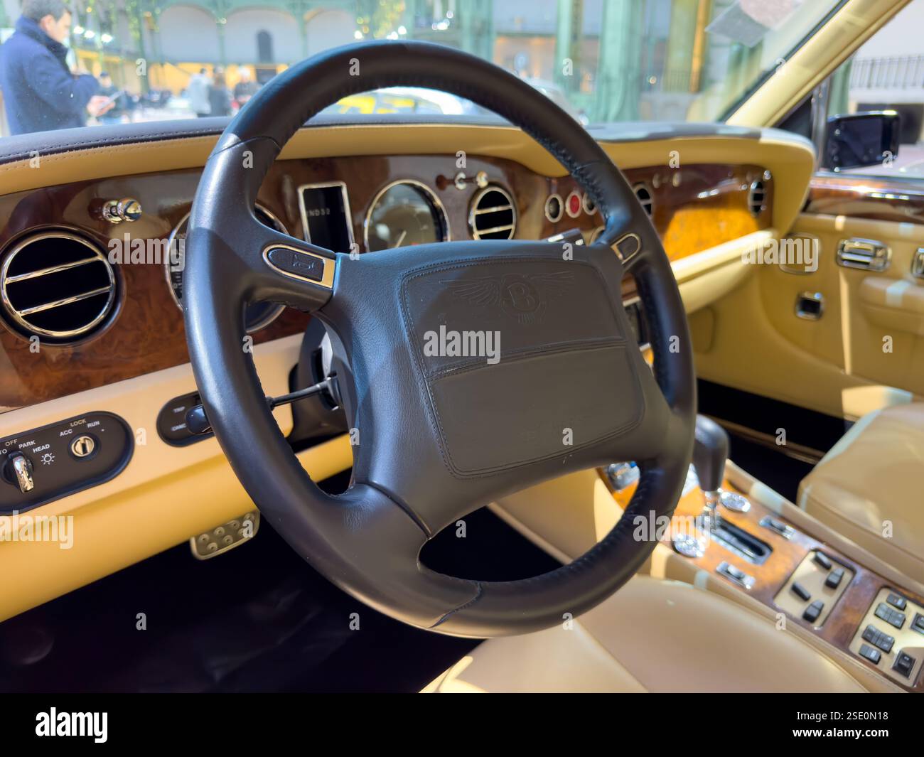 Showcasing opulent design hi-res stock photography and images - Alamy