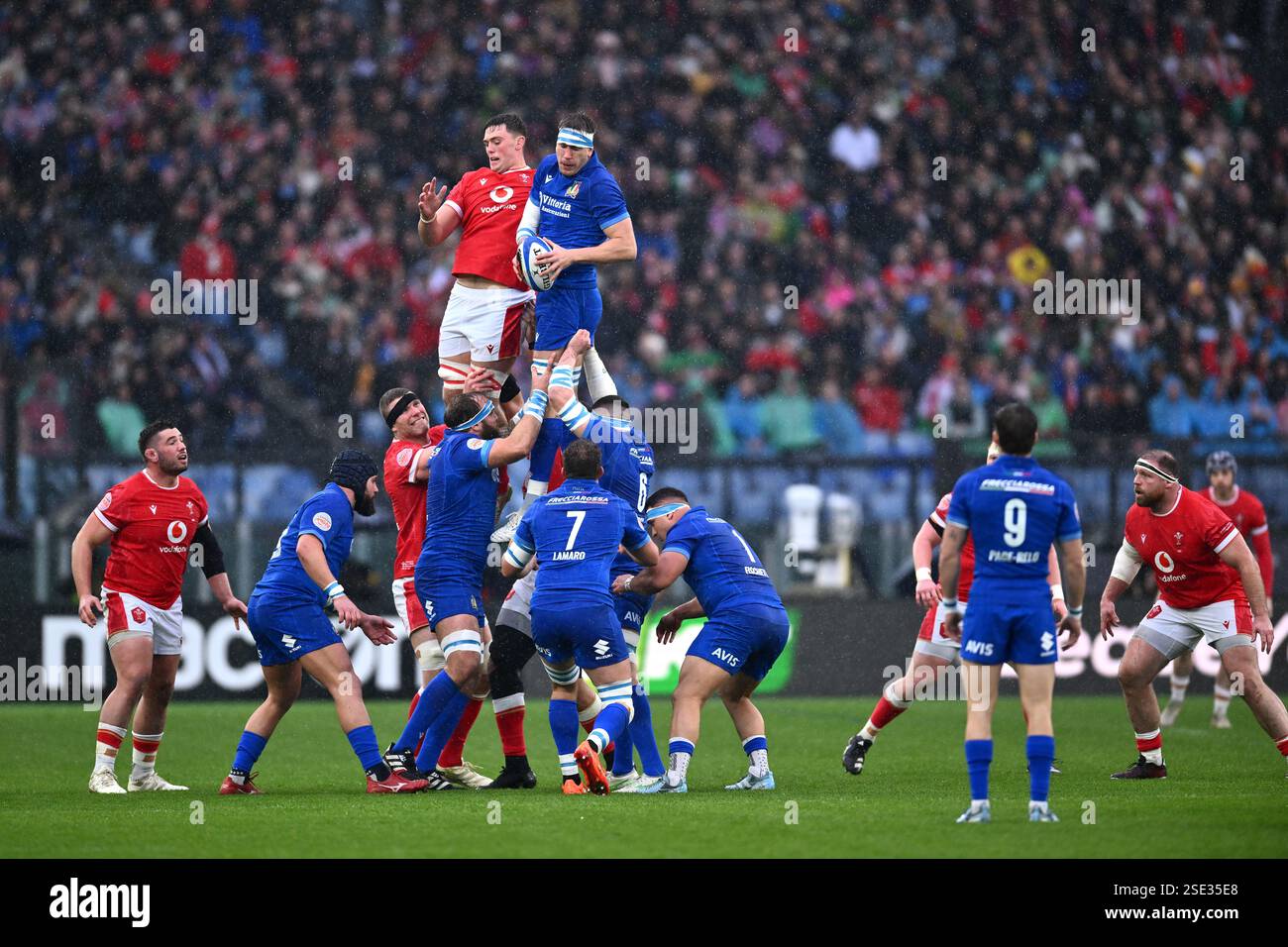 Ruzza Roma Italy's Federico Ruzza catches the ball during the Guinness Men's Six ...
