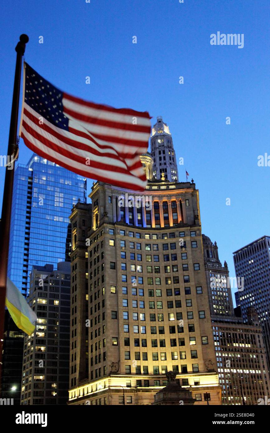 Reflection of skyscrapers and landmarks hi-res stock photography and ...