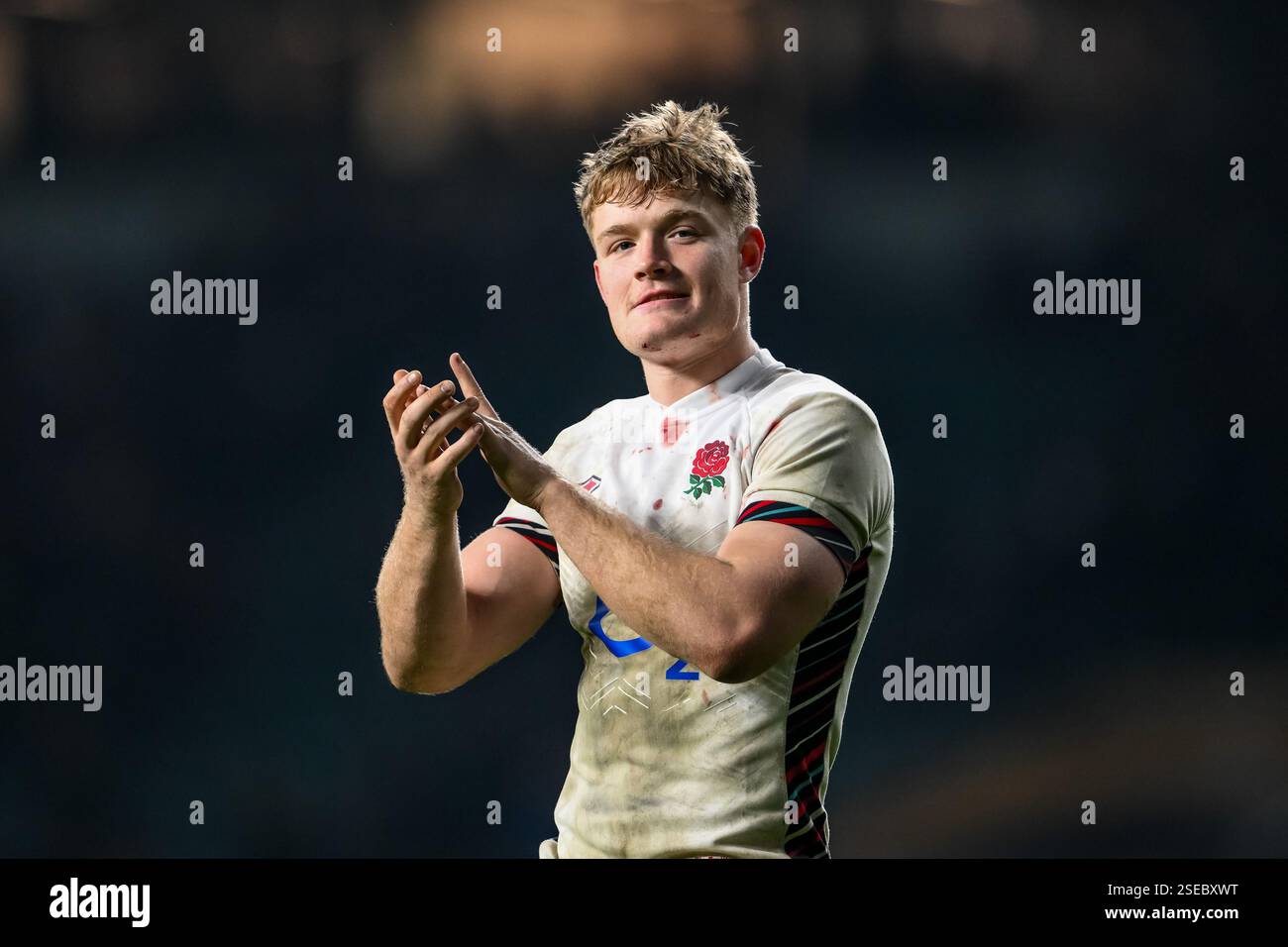 Fin Smith of England applauds the fans at the end of the 2025 Guinness ...