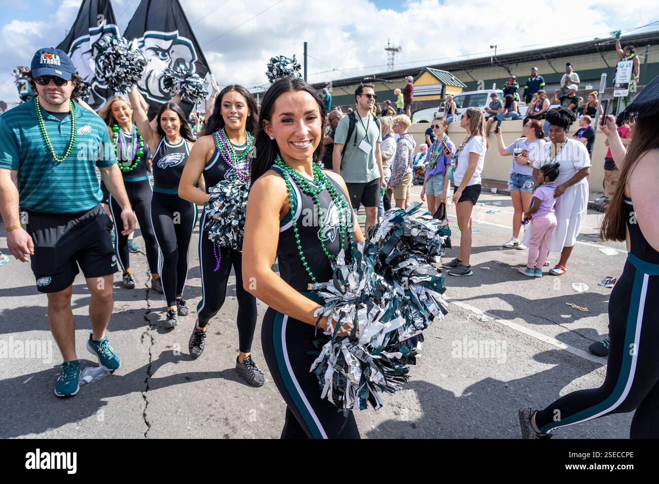 Philadelphia Eagles fans and cheerleaders march during the New Orleans ...
