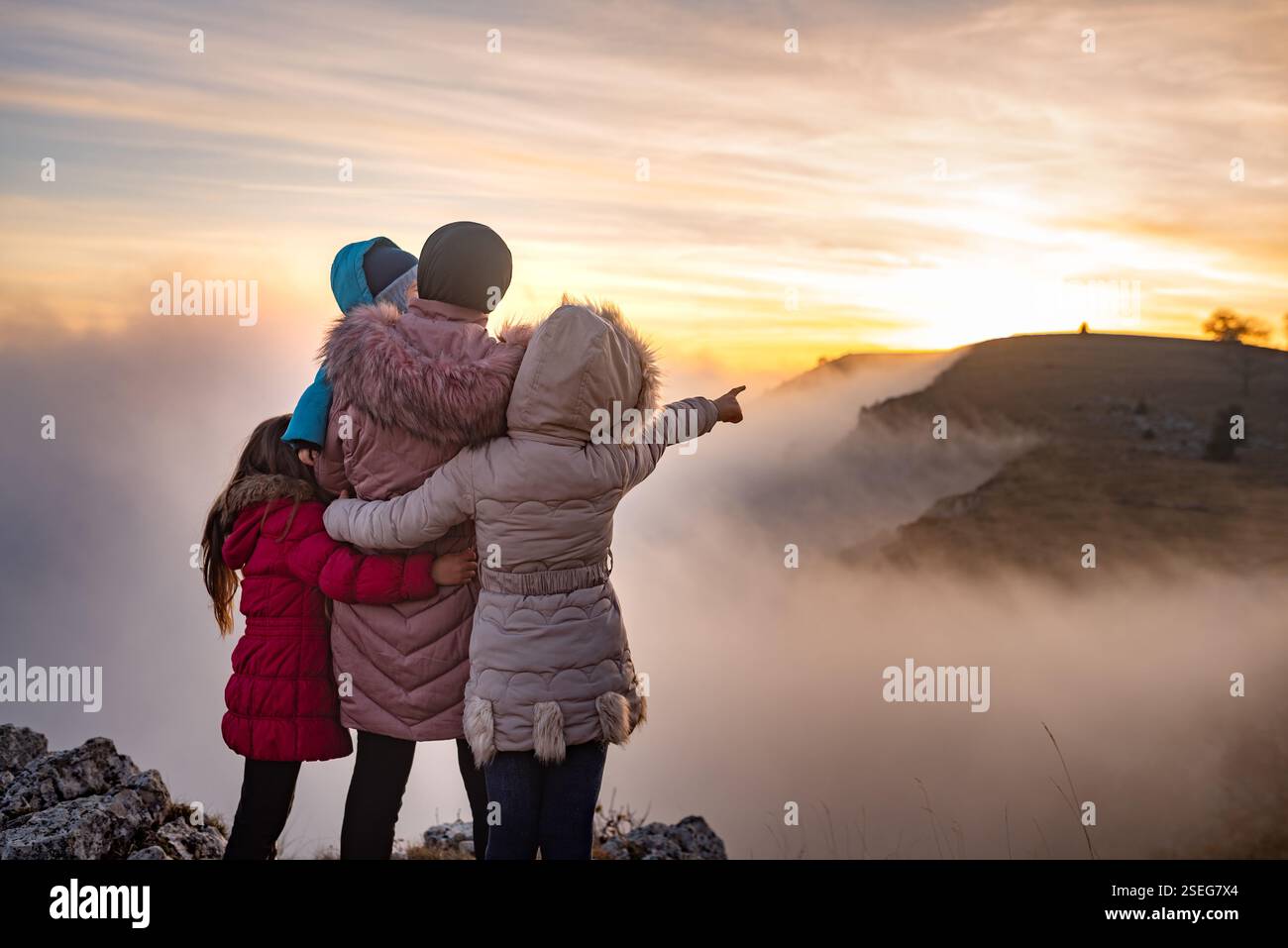 Happy family on vacation trip hi-res stock photography and images - Alamy