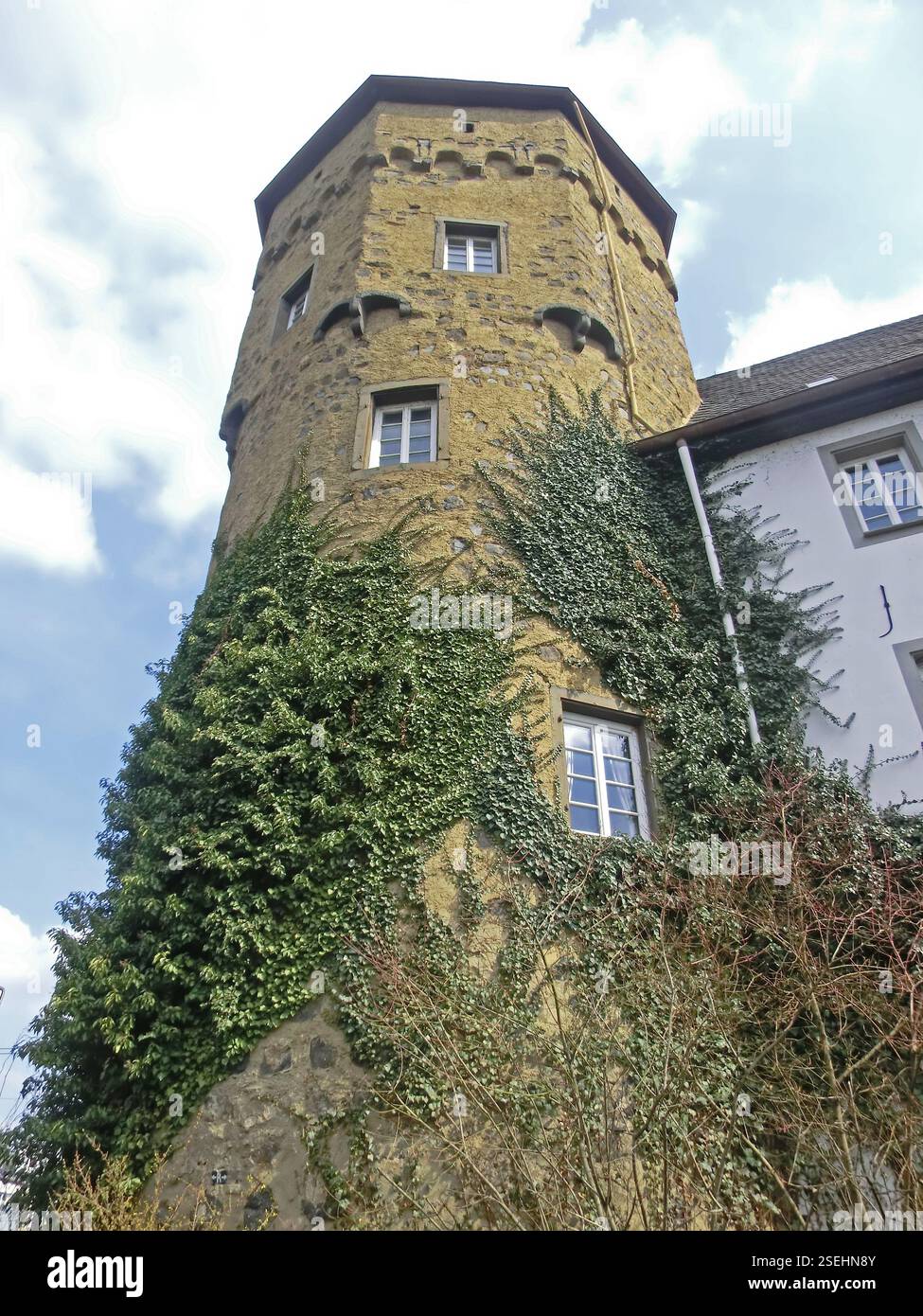 Linz am Rhein, tower at the castle Stock Photo - Alamy