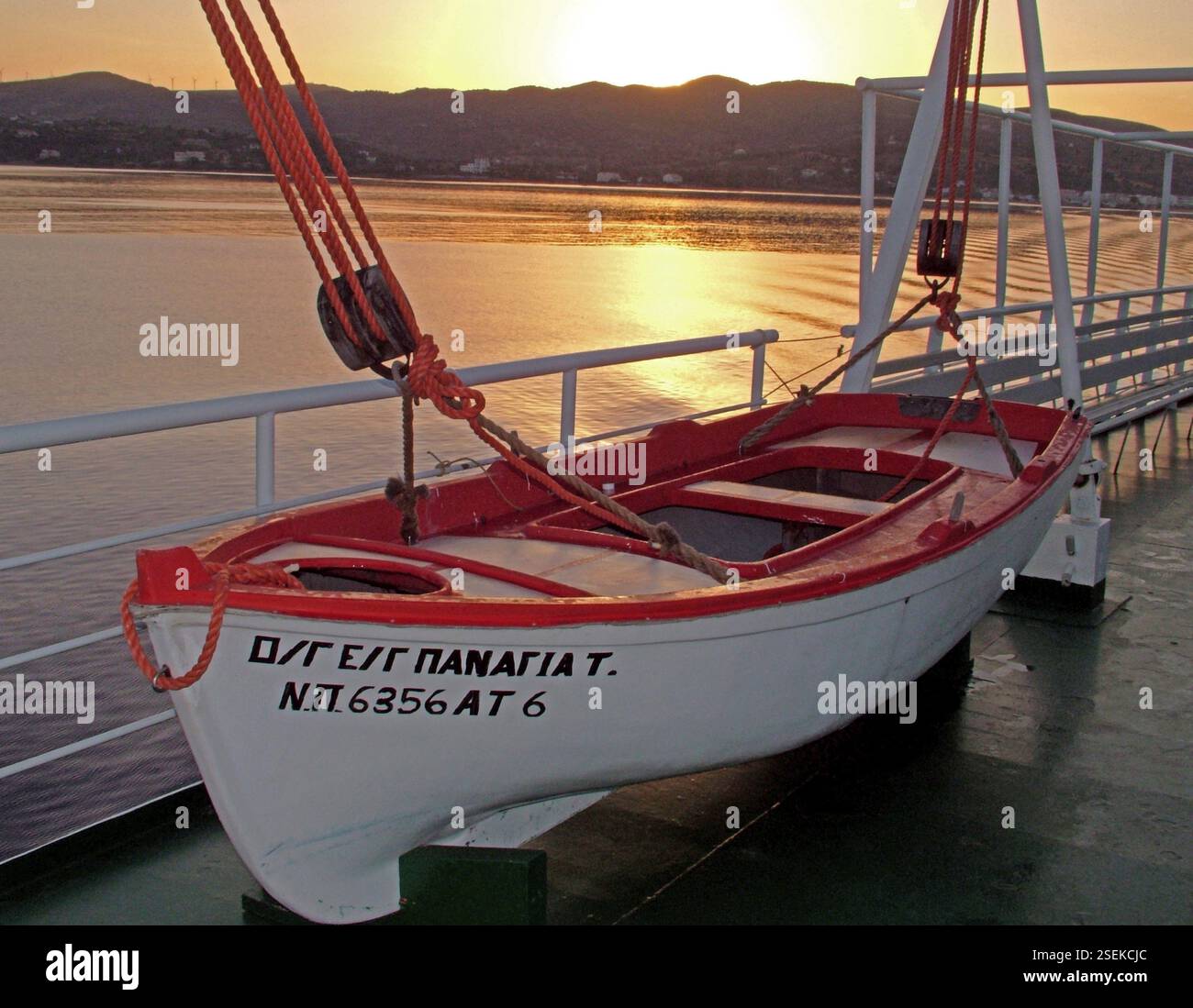 Empty lifeboat rescue people hi-res stock photography and images - Alamy