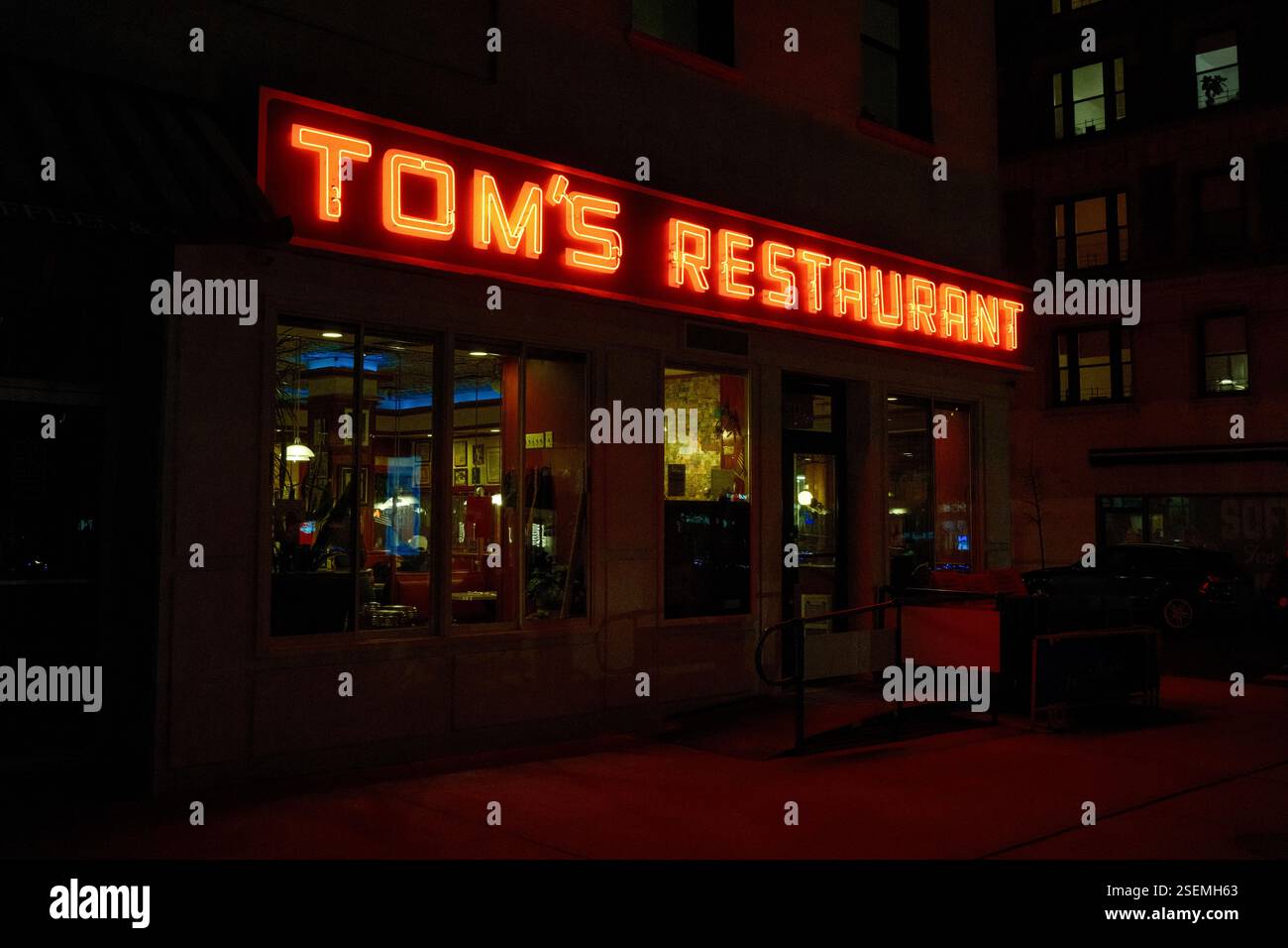 Toms Restaurant vintage neon sign at night in Morningside Heights, Manhattan, New York City Stock Photo