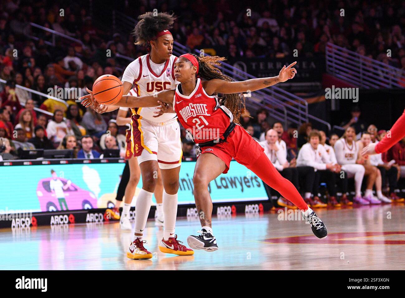 LOS ANGELES, CA - FEBRUARY 08: Ohio State Buckeyes guard Chance Gray ...