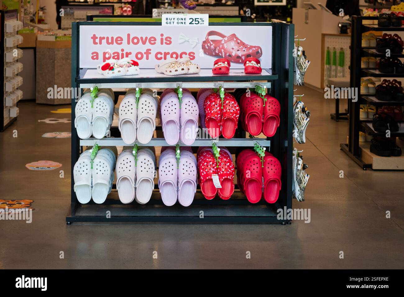 outlet mall crocs store