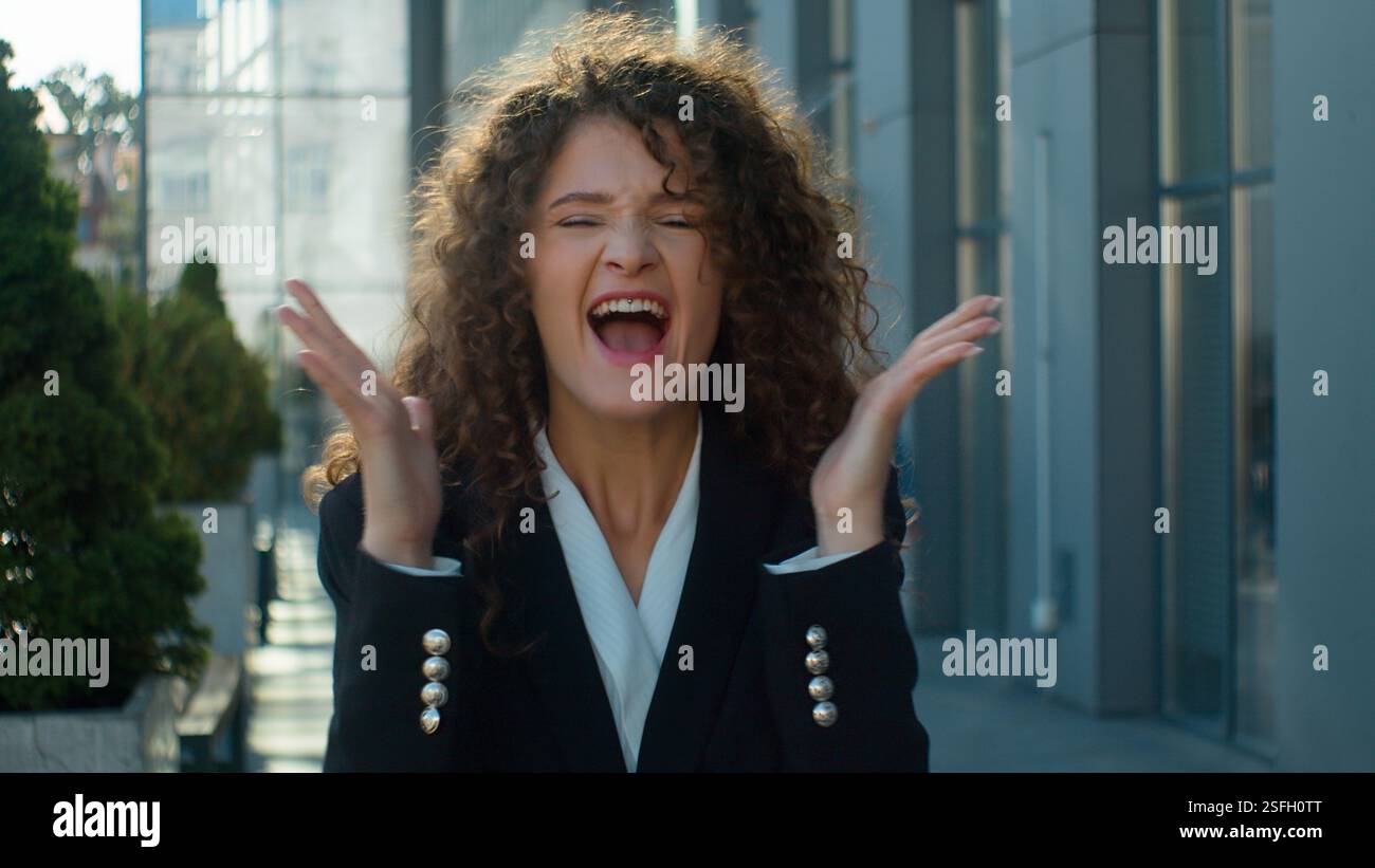 Portrait Caucasian shocked woman young 20s happy girl open mouth ...