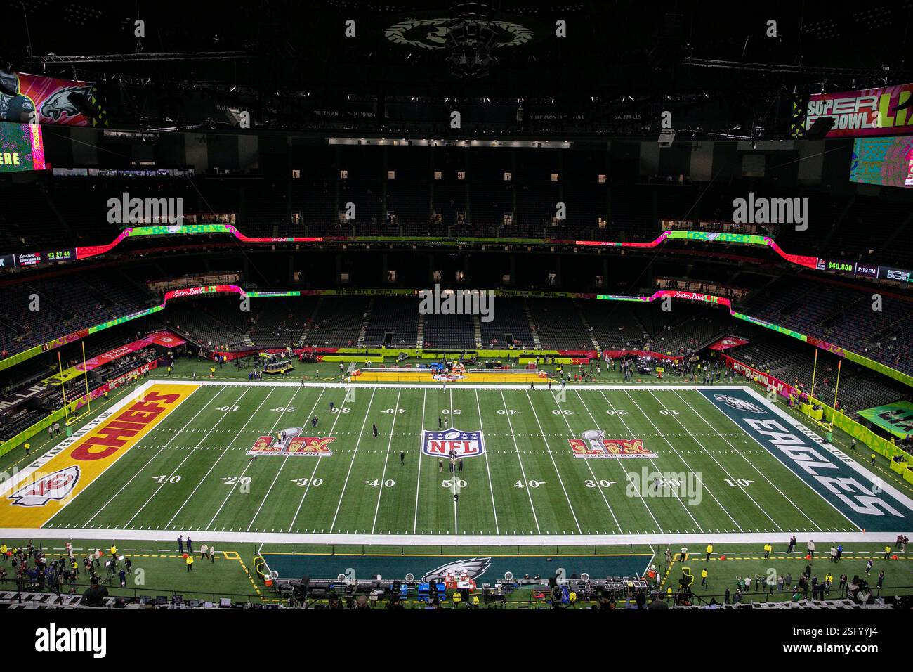 Caesars superdome new orleans bowl hi-res stock photography and images ...