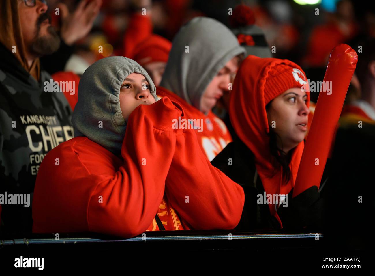Kansas City Chiefs fans react after a sack by the Philadelphia Eagles ...