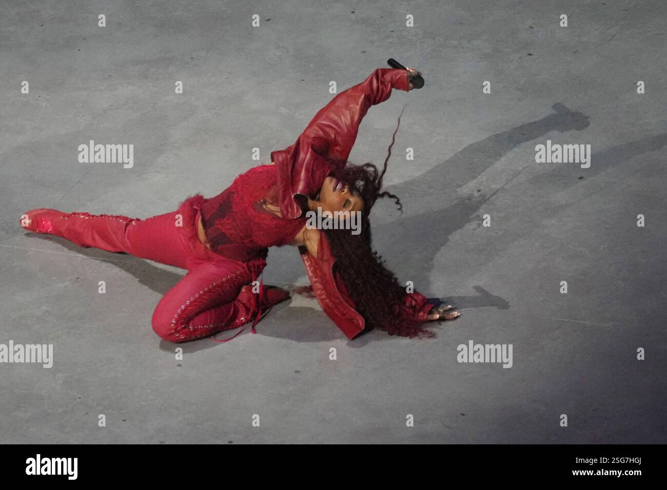 Sza Halftime SZA performs during halftime of the NFL Super Bowl 59 football game ...