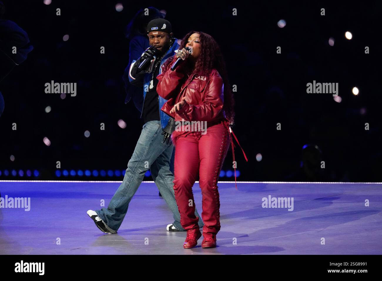 SZA and Kendrick Lamar peform during halftime of the NFL Super Bowl 59 ...