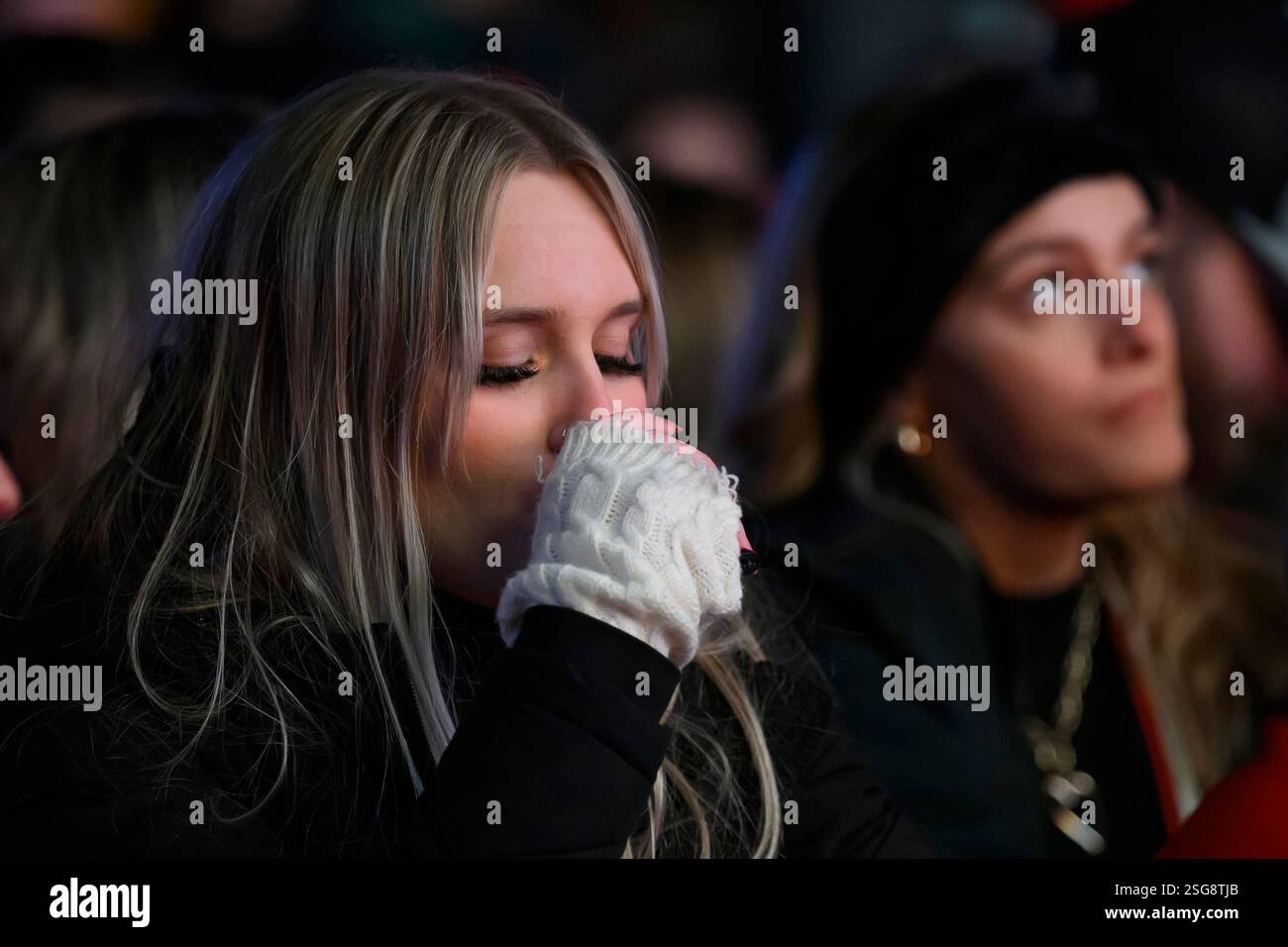 Kansas City Chiefs fans react as the Philadelphia Eagles score during a ...