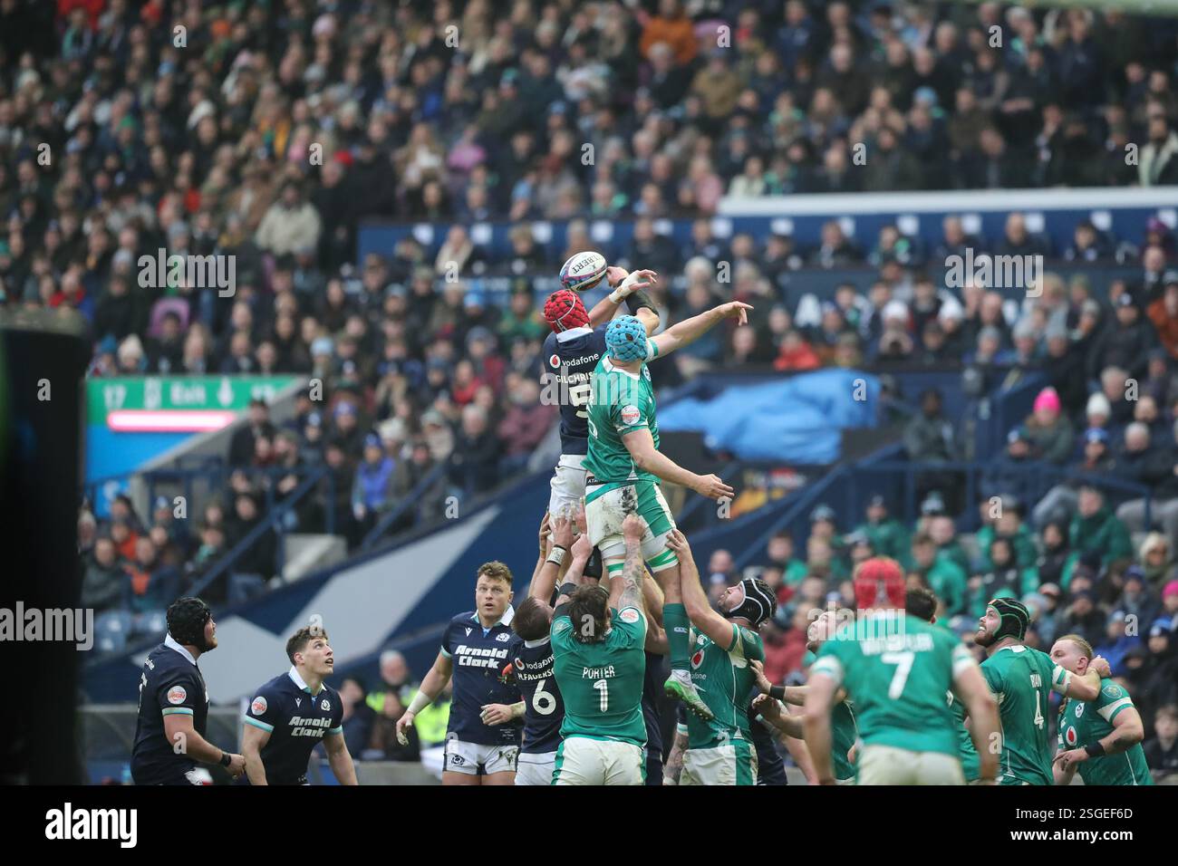 Edinburgh, UK, 9th Feb 2025 Both teams miss the ball at the line out