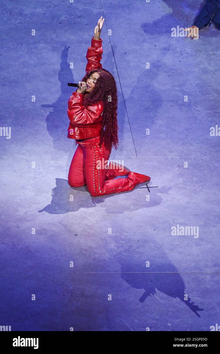 Sza Halftime SZA performs during the Apple Music Halftime Show at The Caesars ...