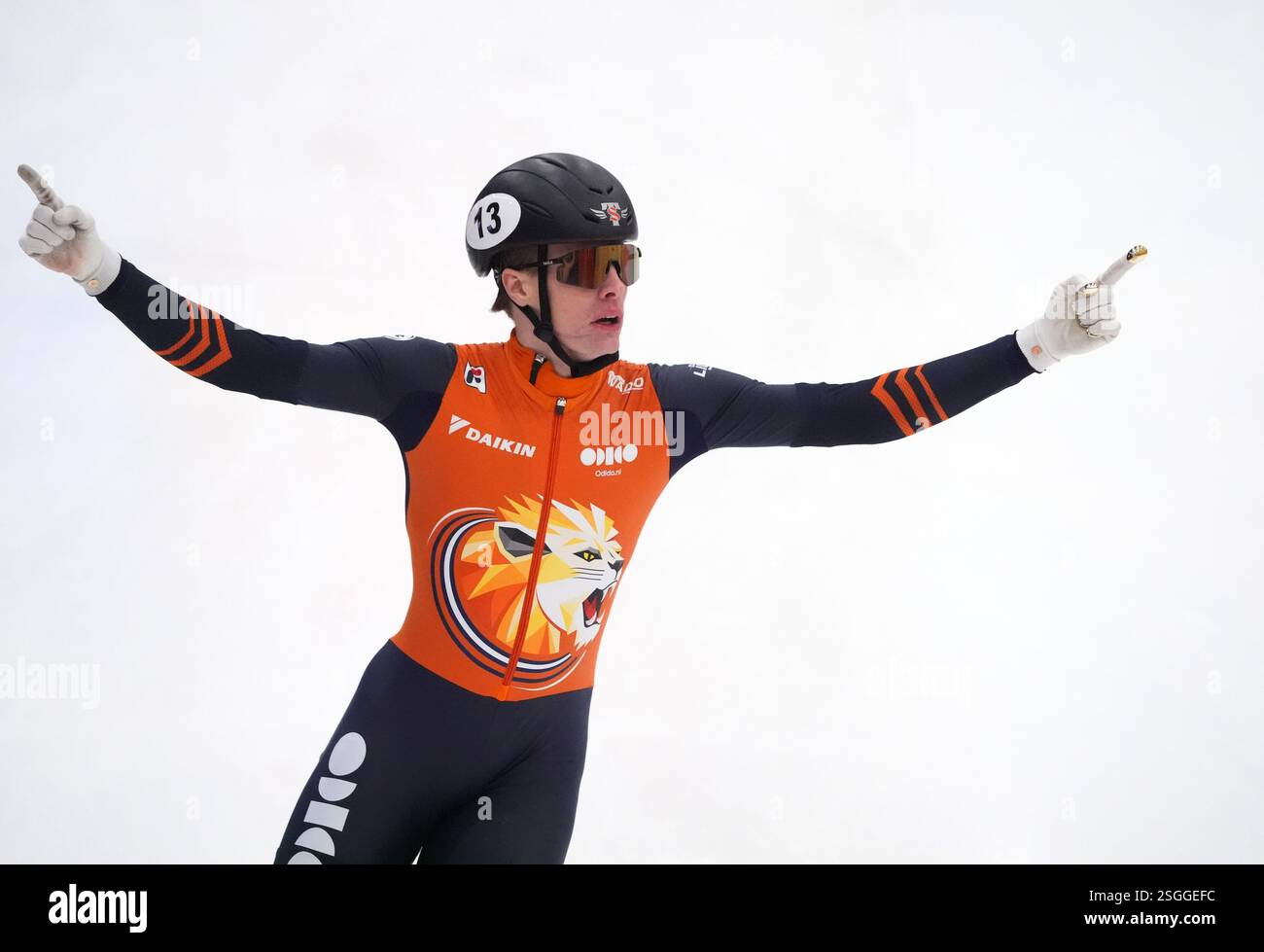 Jens van het Wout is celebrating in 5000m relay men during ISU ...