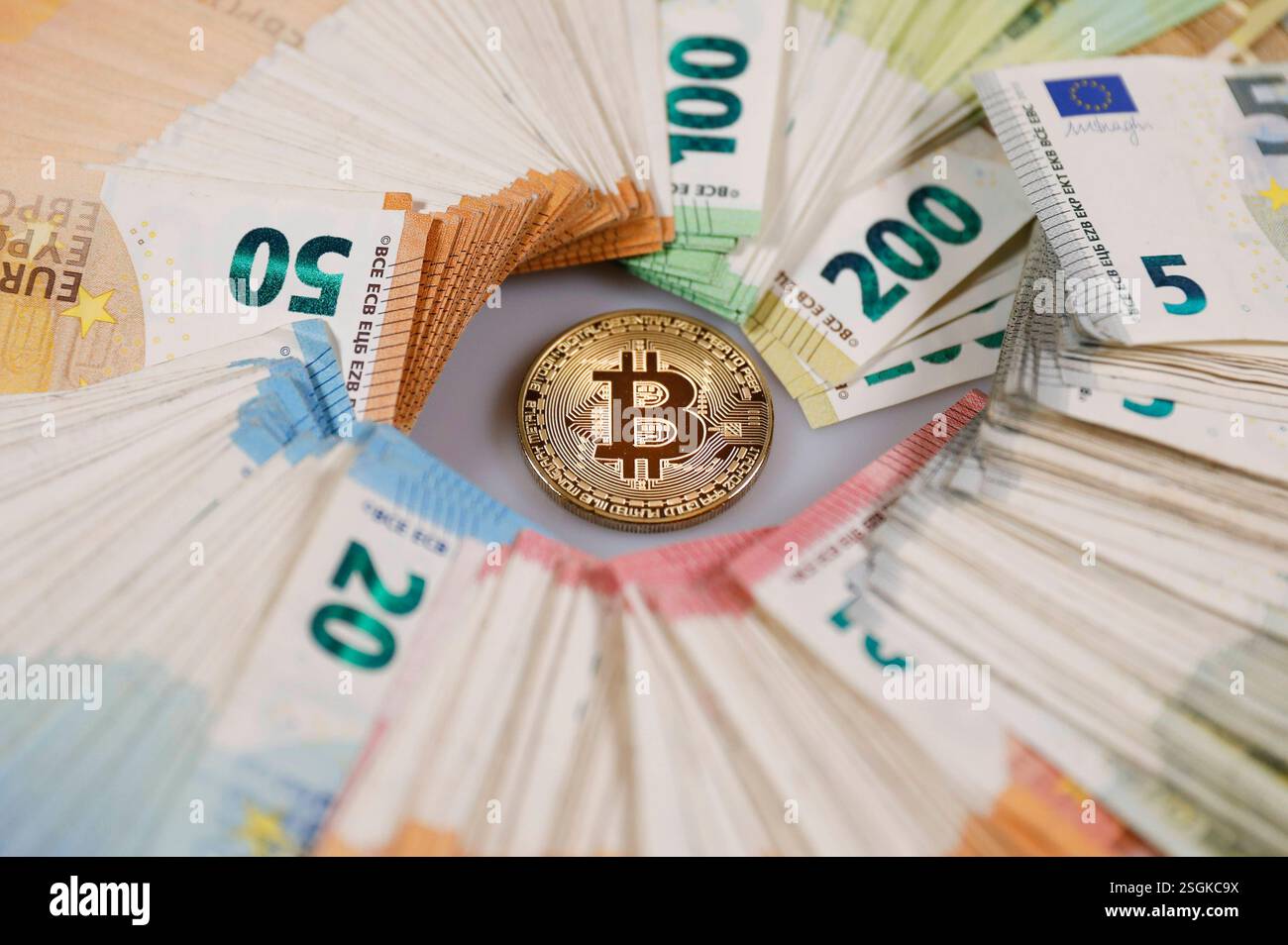 Fintech global hi-res stock photography and images - Page 13 - Alamy