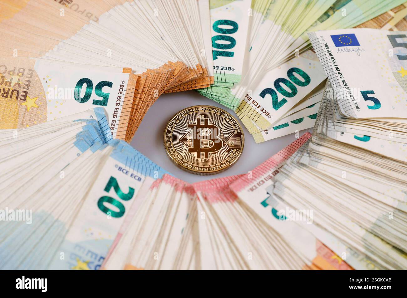 Fintech global hi-res stock photography and images - Page 13 - Alamy