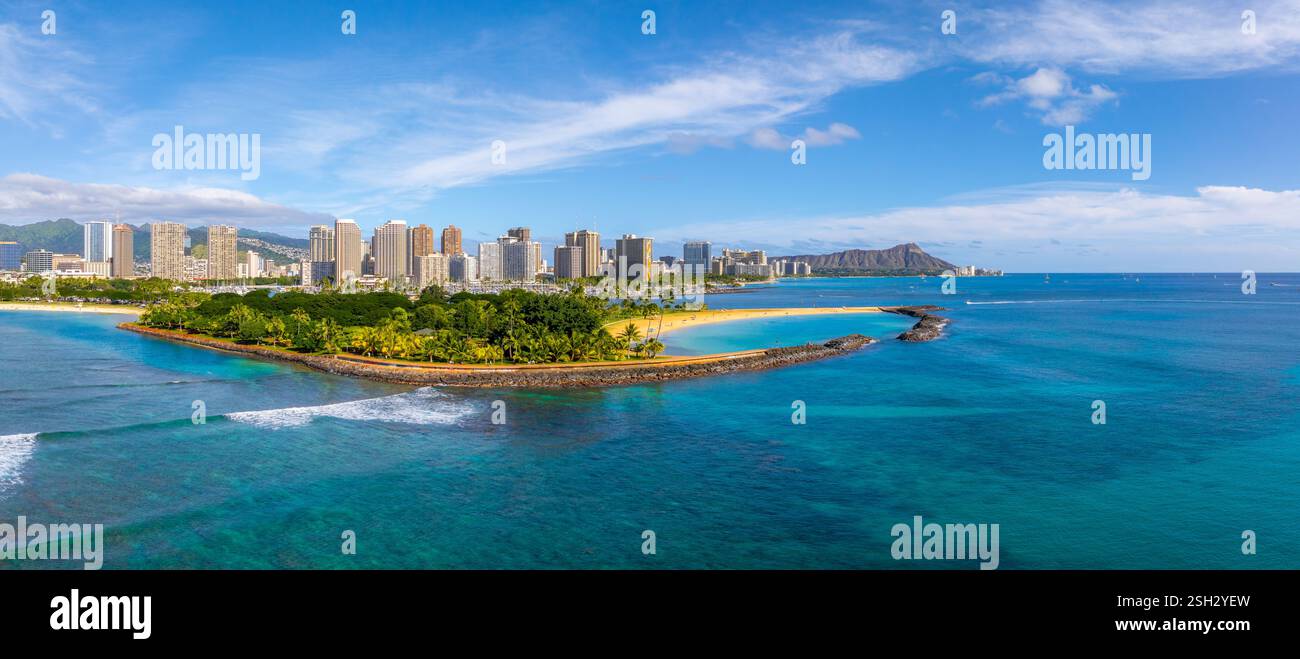 Aerial View of Waikiki Beach, Honolulu, and Diamond Head Crater Stock ...