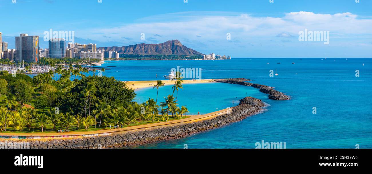 Aerial View of Waikiki Beach and Diamond Head Crater in Honolulu Stock ...