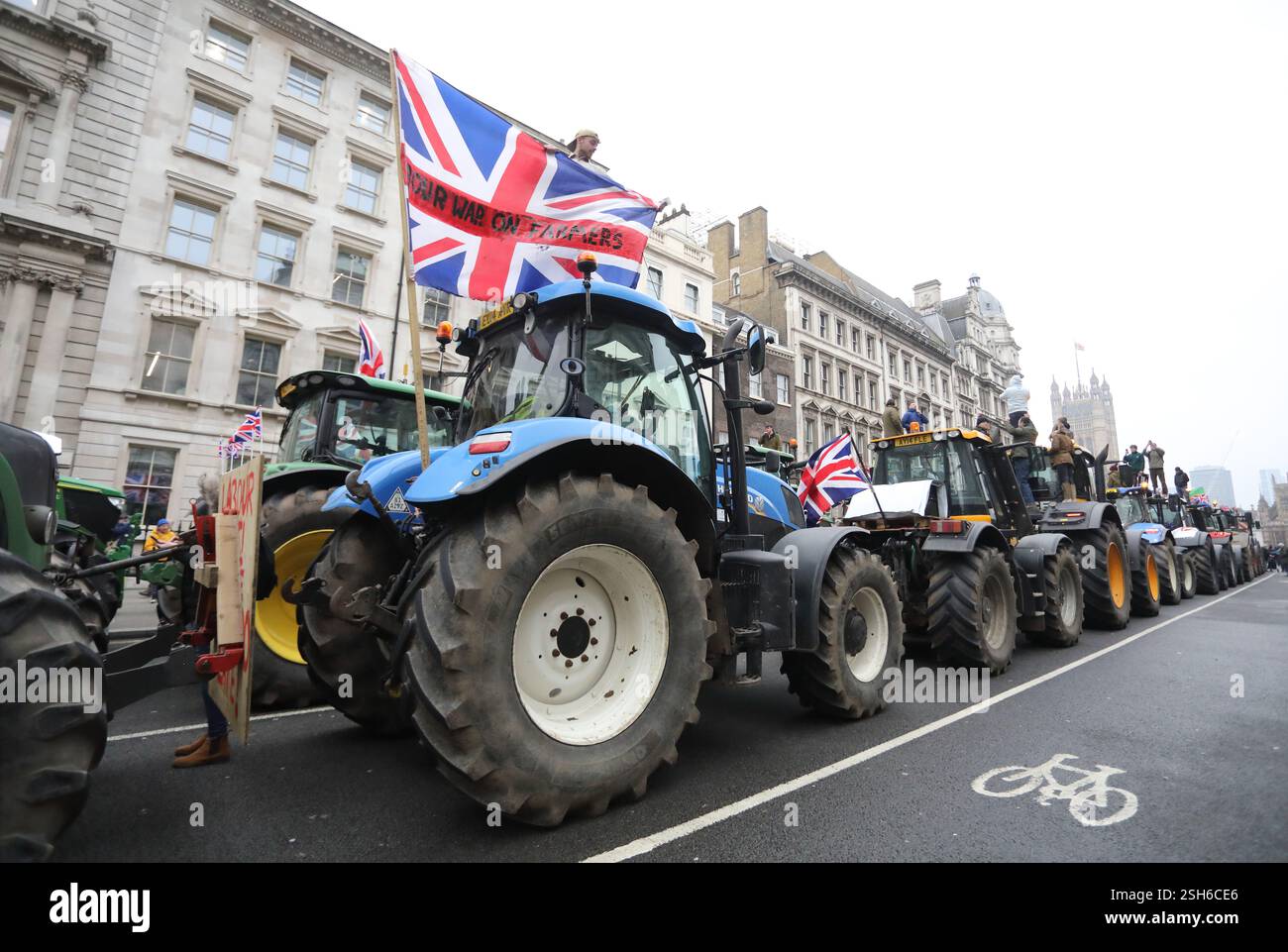 Autumn budget 2025 rachel reeves hi-res stock photography and images ...
