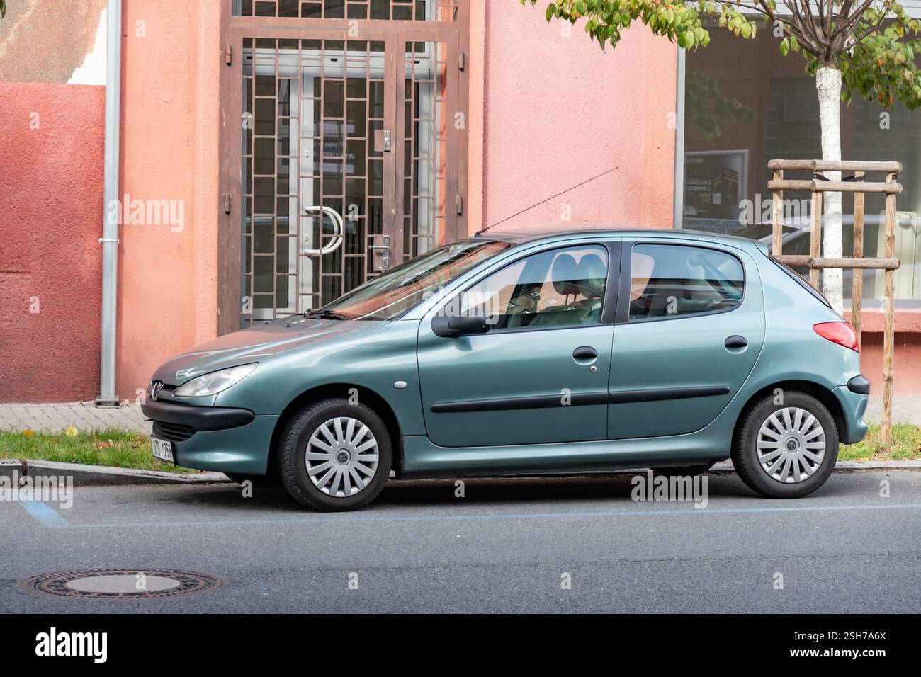 Blue peugeot 206 hi-res stock photography and images - Alamy