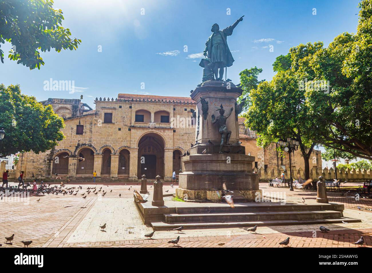 Parque Colón Christopher Columbus' Statue at Columbus Park (Parque Colón) - Santo ...