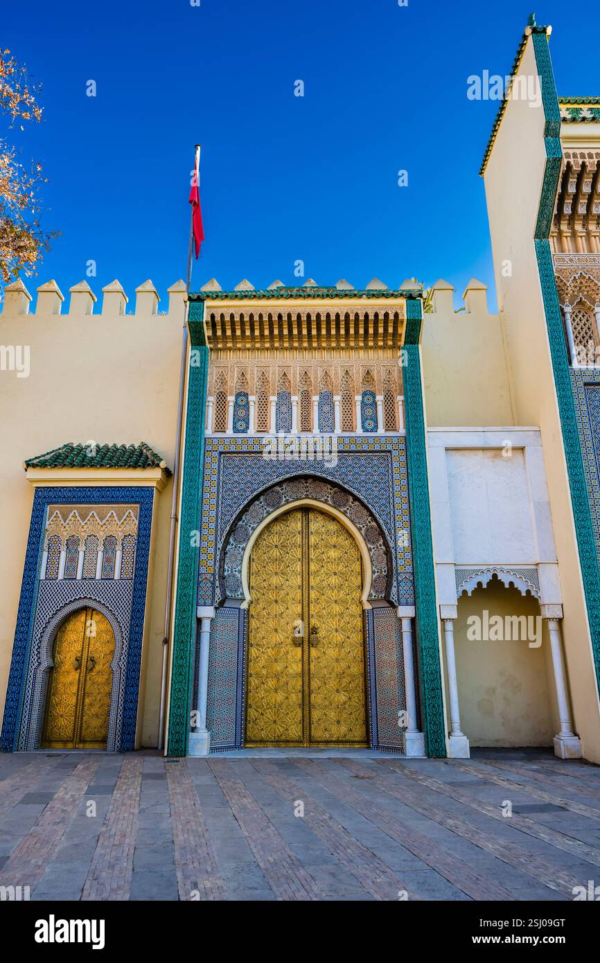Side Gate To The Royal Palace Of Fes Fes Morocco Stock Photo Alamy side-gate-to-the-royal-palace-of-fes-fes-morocco-stock-photo-alamy