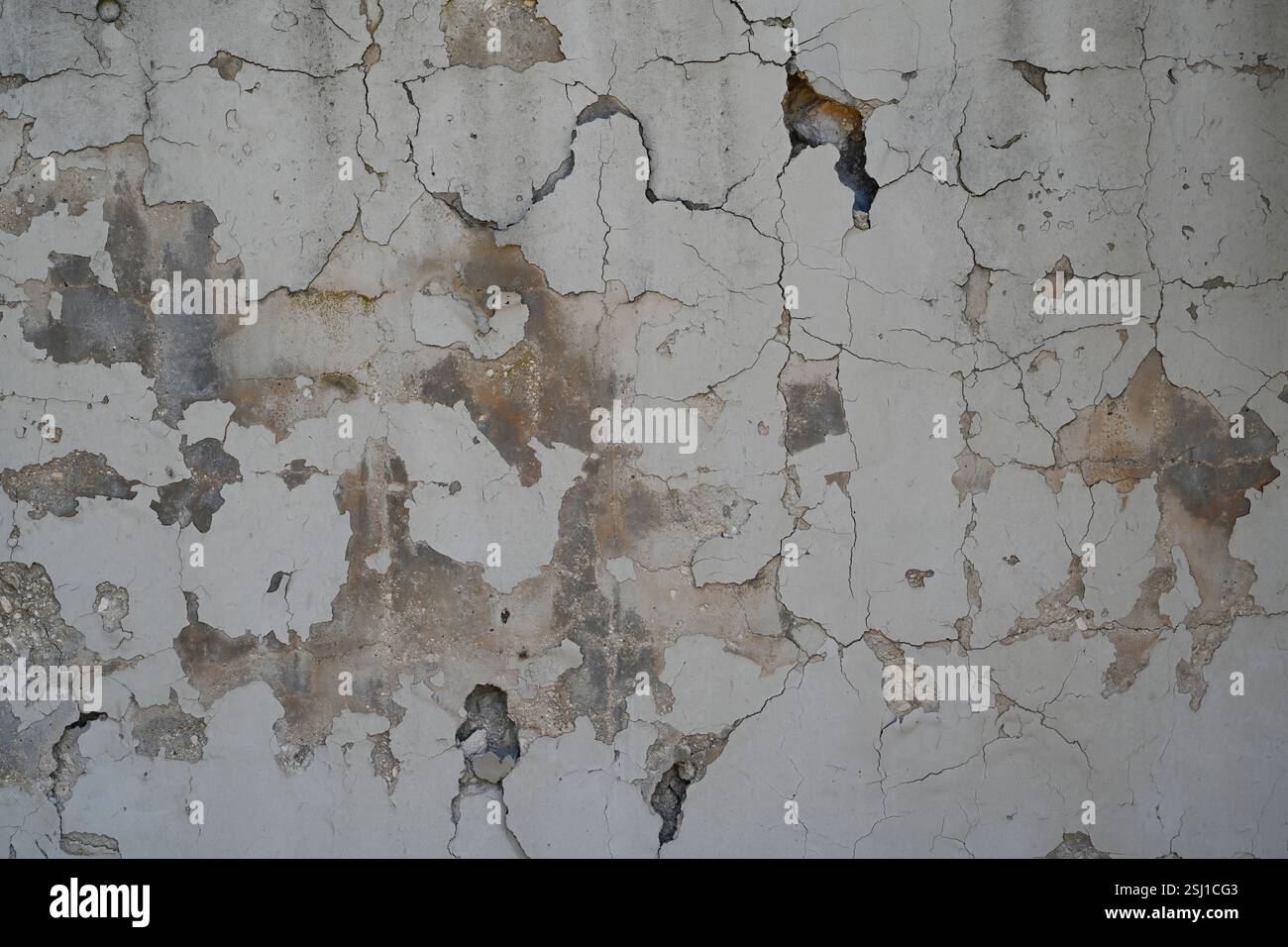 cracked concrete wall Stock Photo