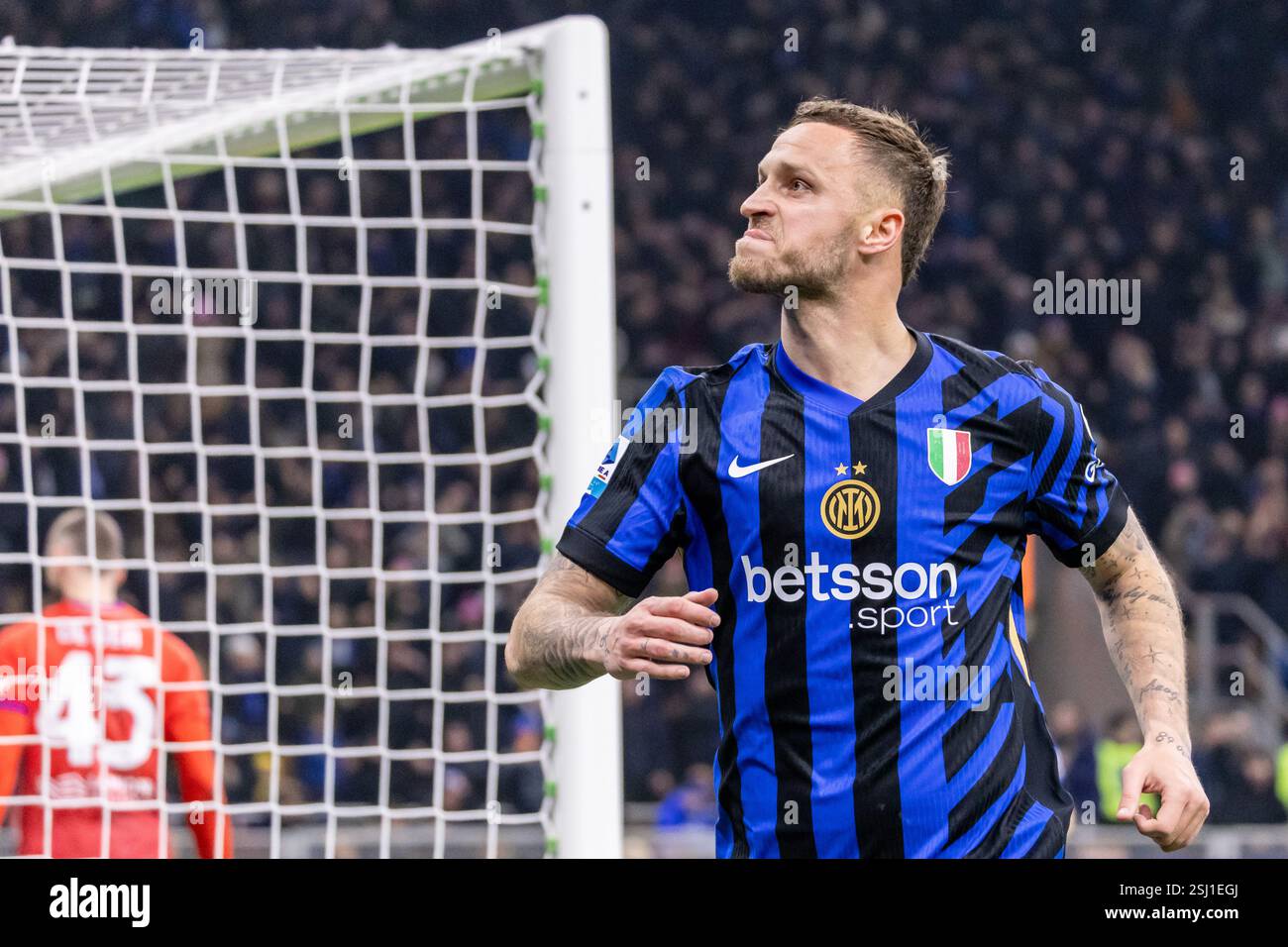 milan-italy-10-feb-2025-marko-arnautovic-fc-internazionale-scores