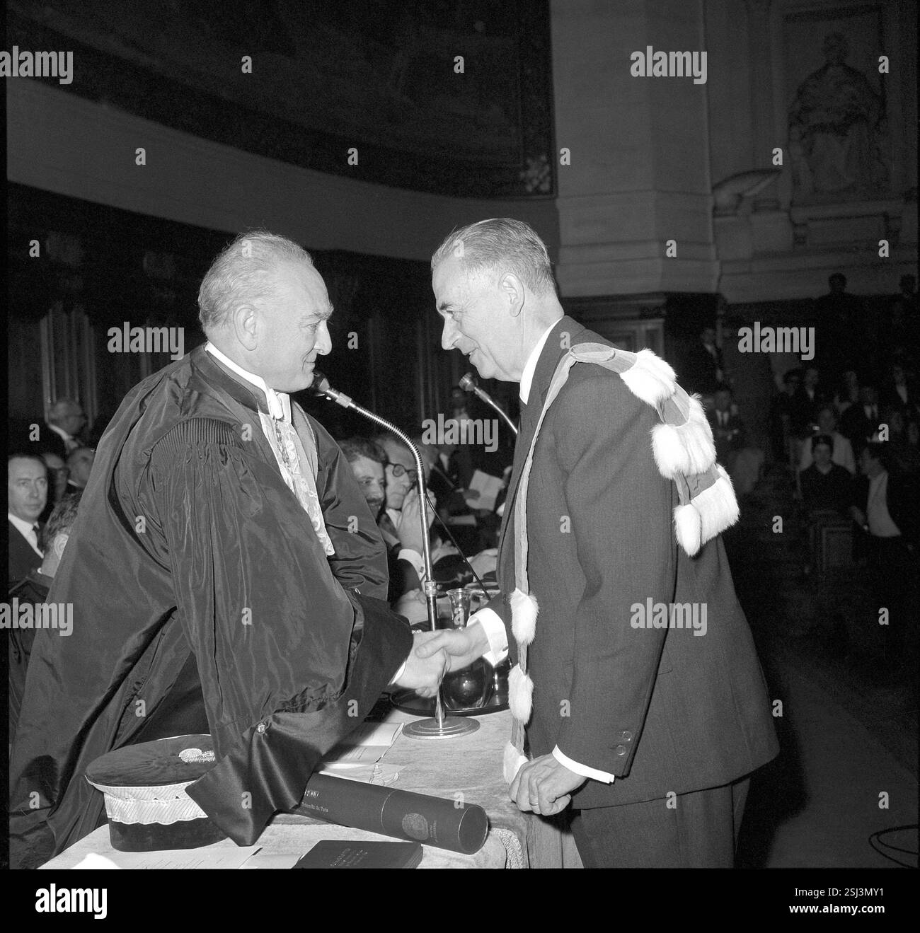 --- Ehrung für Professor Marcel Raymond, 1966#Ceremony for Professor Marcel Raymond, 1966 Stock Photo