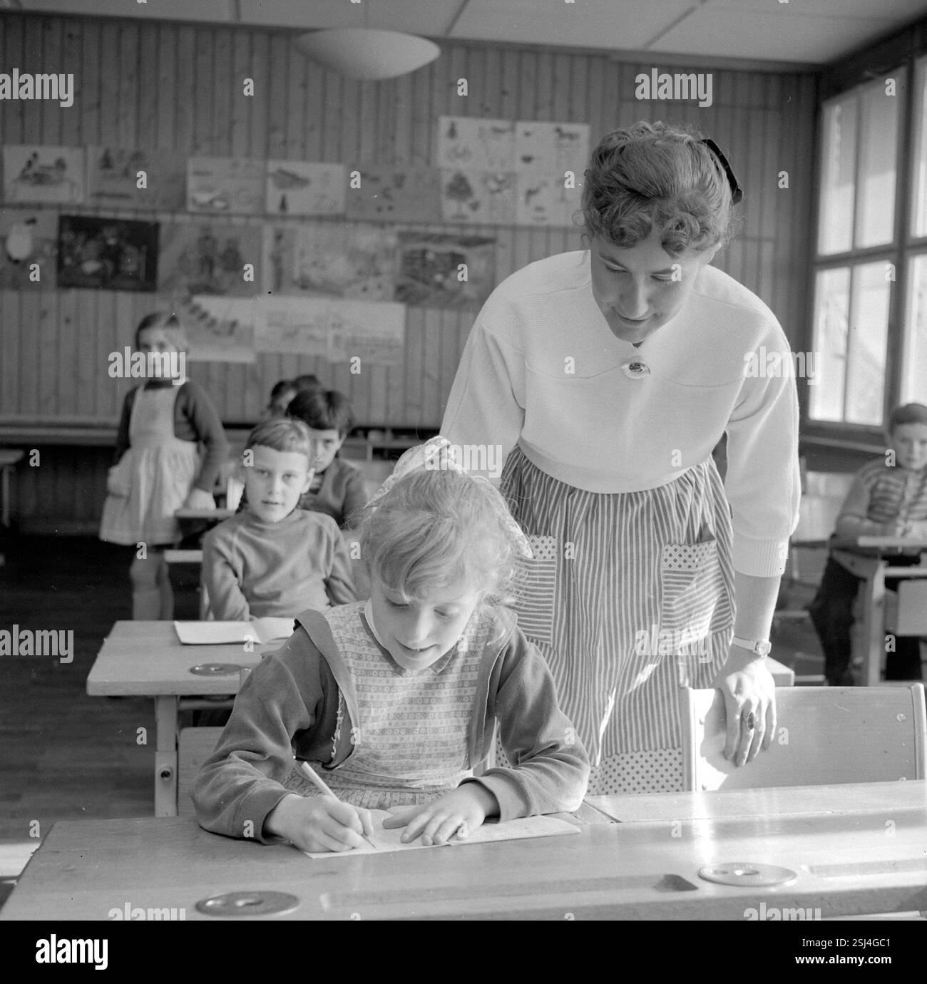 Schreiben Lernen Learning To Write Stock Photo Alamy Schreiben lernen learning to write stock photo alamy