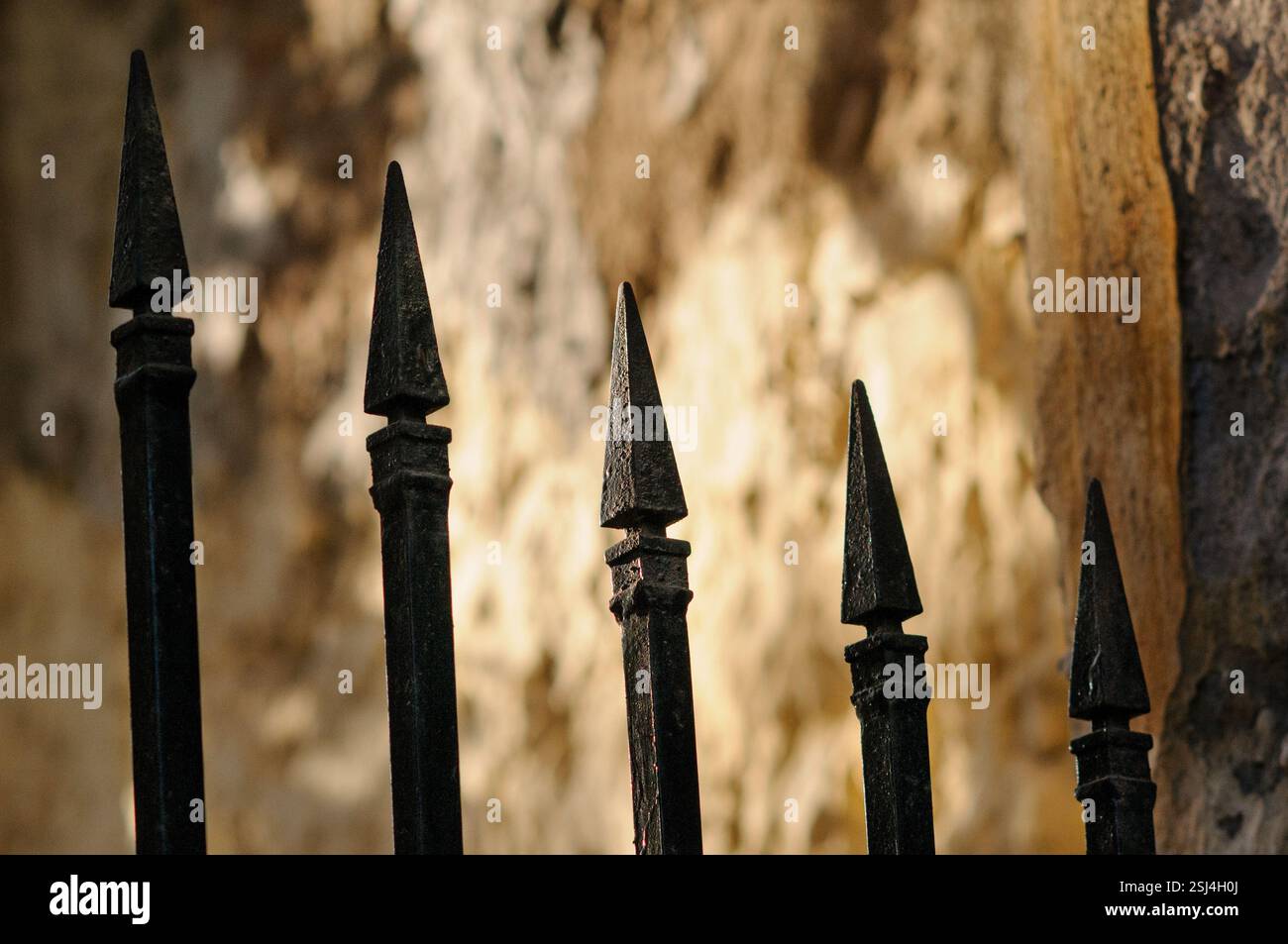 Arrowhead railings hi-res stock photography and images - Alamy