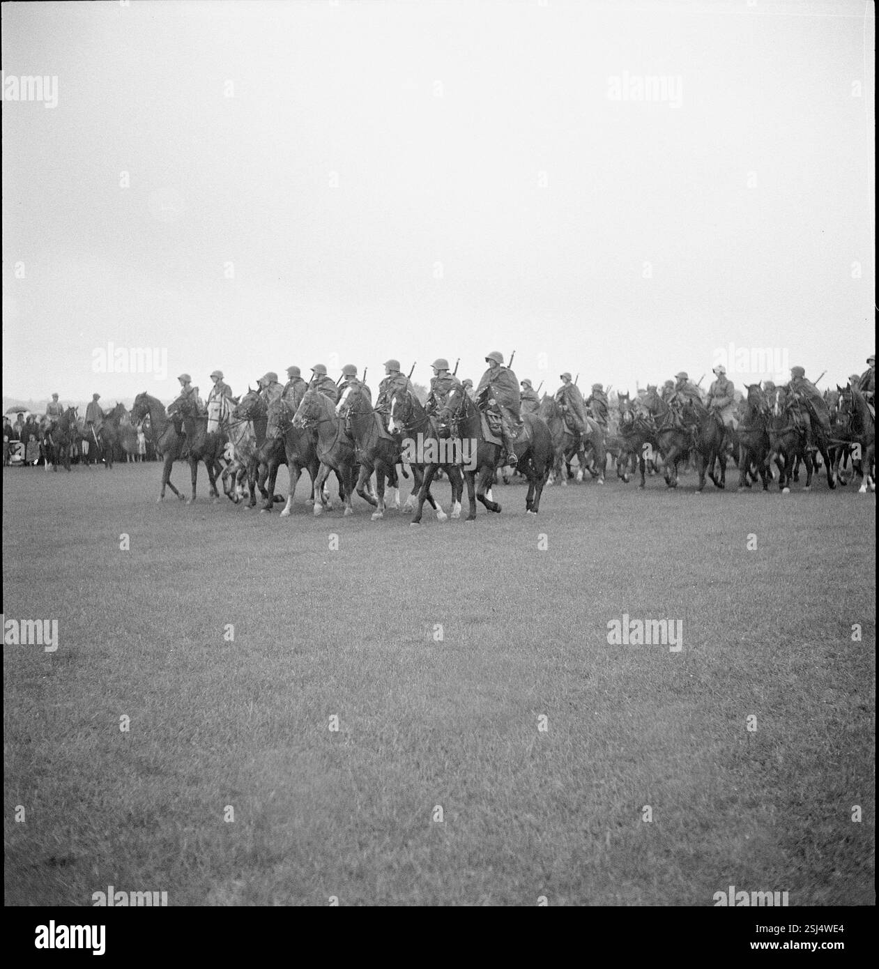 Defilee der Thurgauischen Feldartillerie Abt. 21, Frauenfeld 1949# ...