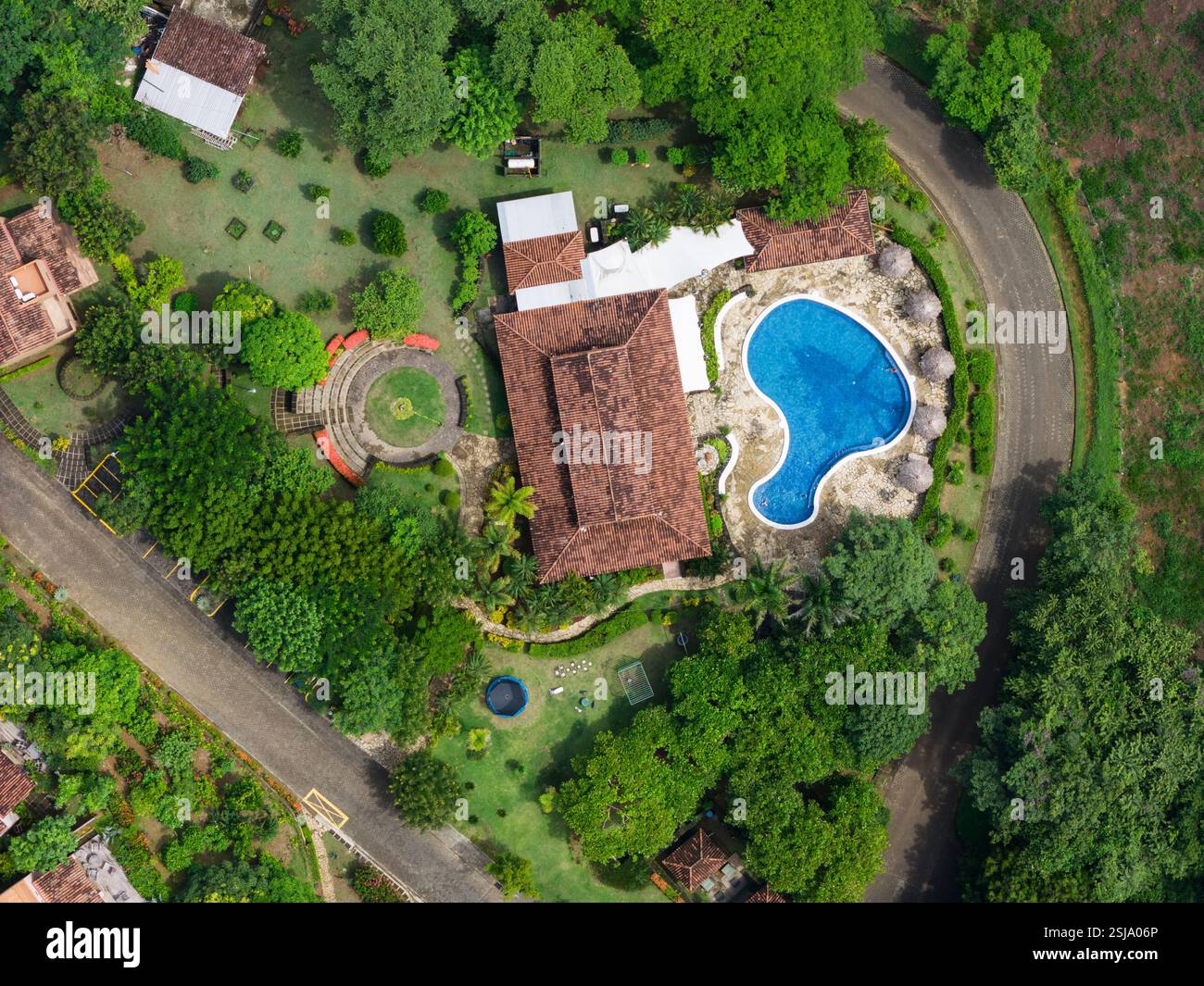 Aerial view swimming pool trees hi-res stock photography and images - Alamy