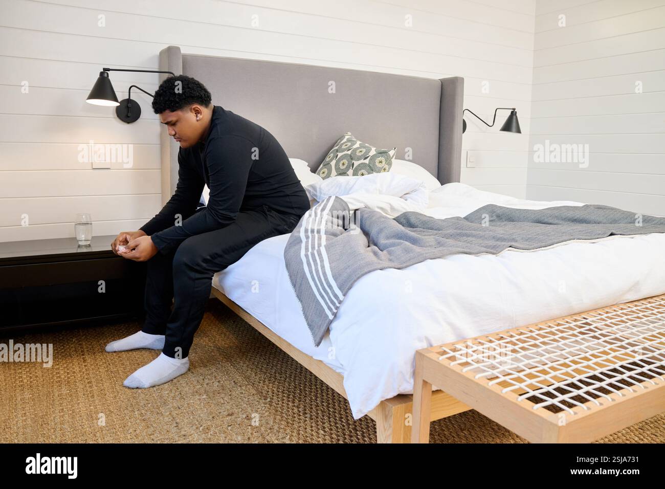 Man with cleft palate on bed Stock Photo - Alamy