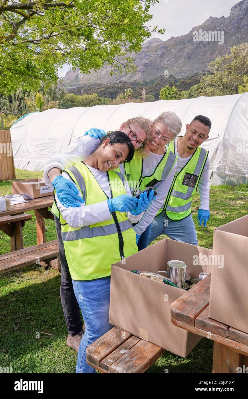 Group volunteers taking selfie hi-res stock photography and images - Alamy