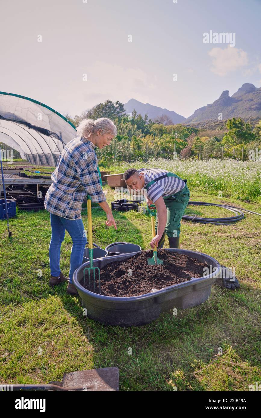 Farmers Raking Farmers rake hi-res stock photography and images - Alamy