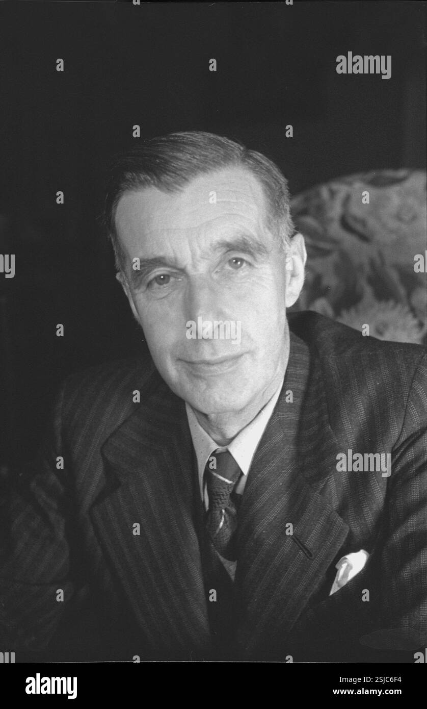 --- Charly Clerc, Professor für französische Literatur, um 1950#Charly Clerc, Professor of French literature, around 1950- RDB BY DUKAS Stock Photo