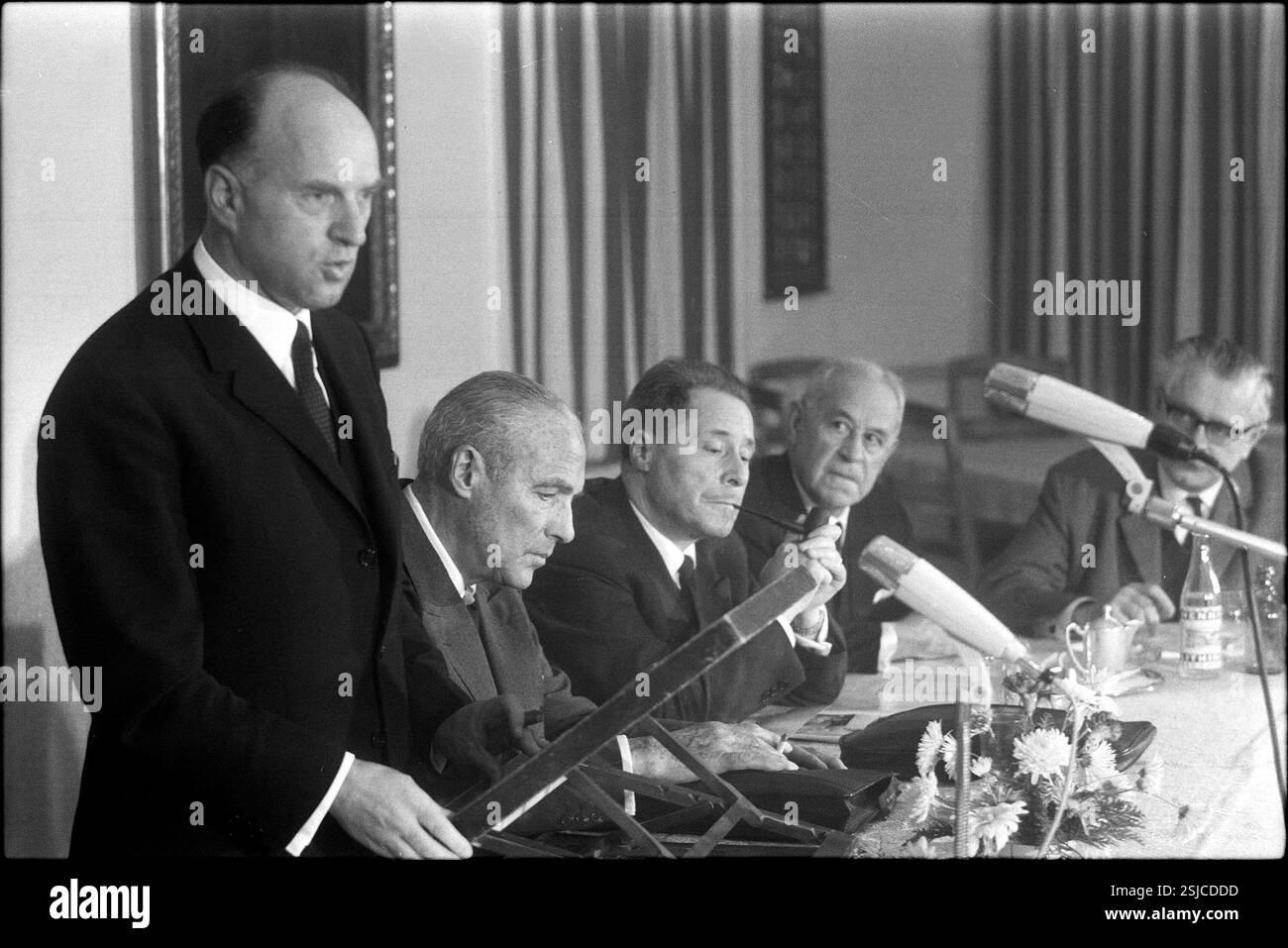Pressekonferenz für General Guisan-Denkmal#press conference memorial General Guisan#- RDB BY DUKAS Stock Photo