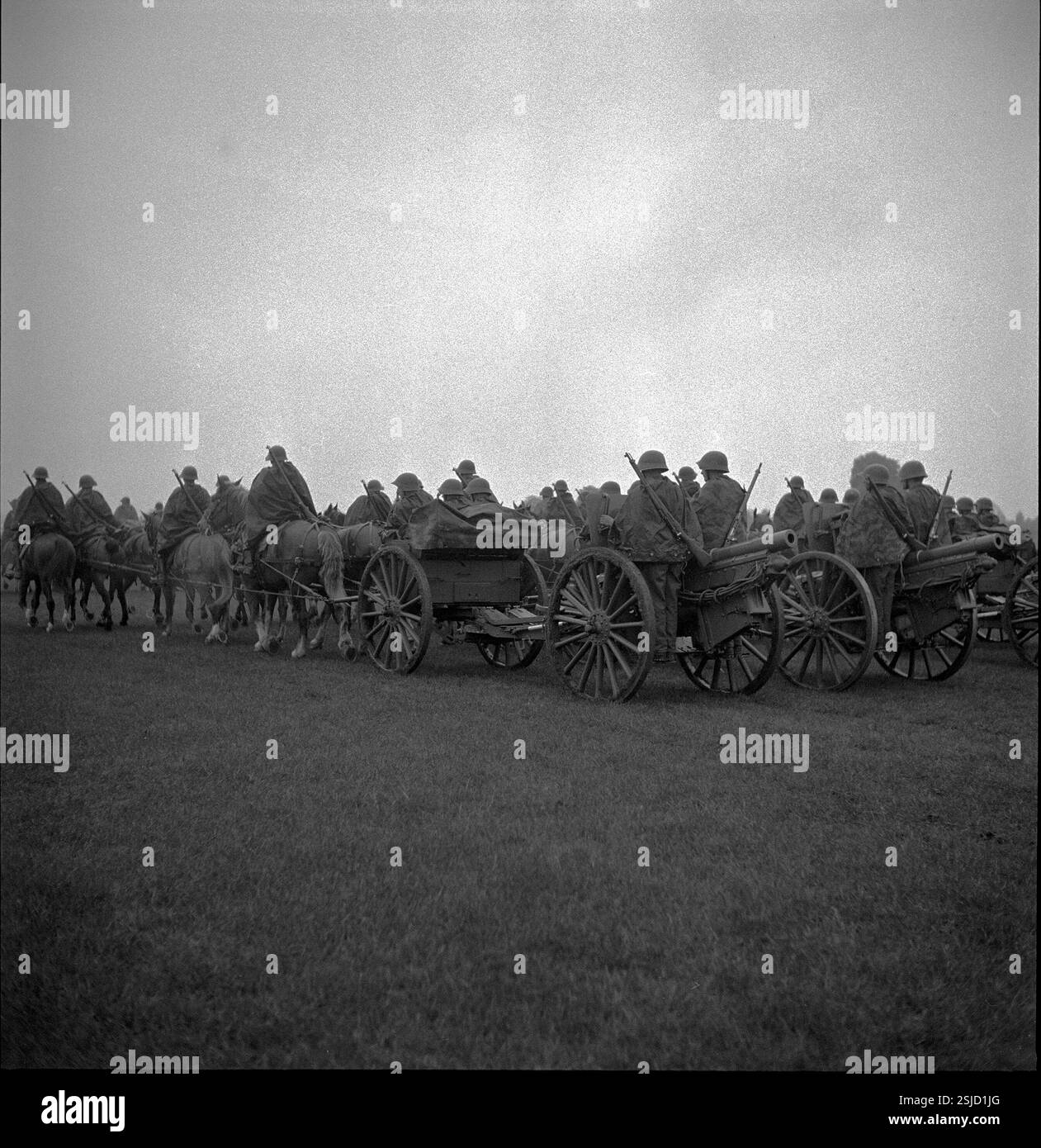 Defilee der Thurgauischen Feldartillerie Abt. 21, Frauenfeld 1949# ...