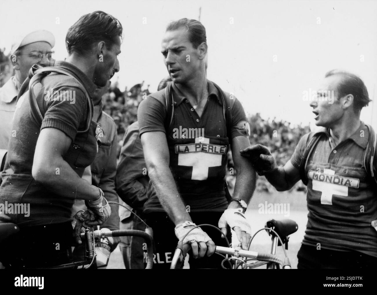 Tirage Argentique Vintage : Tour De France 1954 - Chute De Hugo Koblet - 24x30